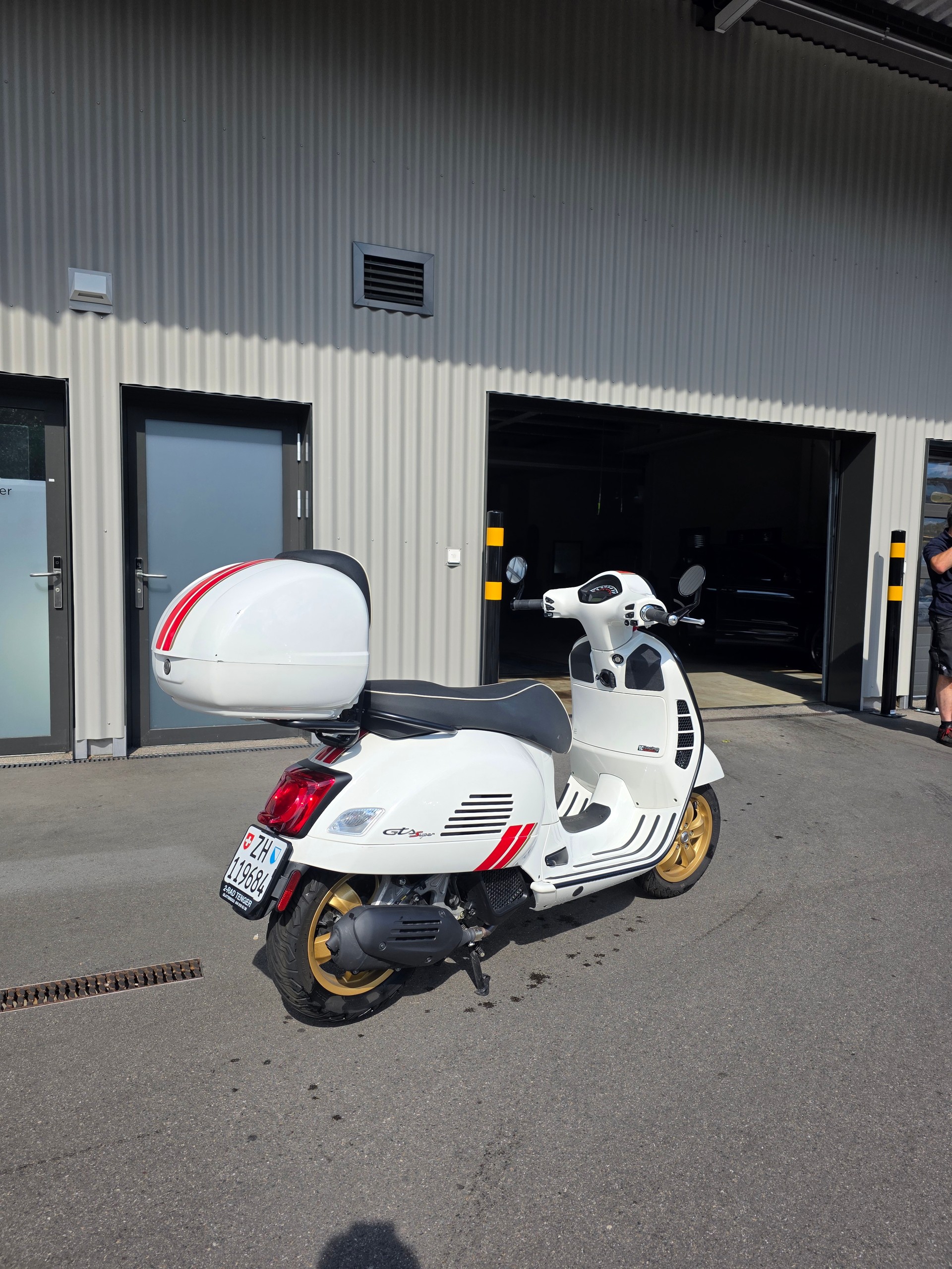 PIAGGIO Vespa GTS 125 ABS-image-3
