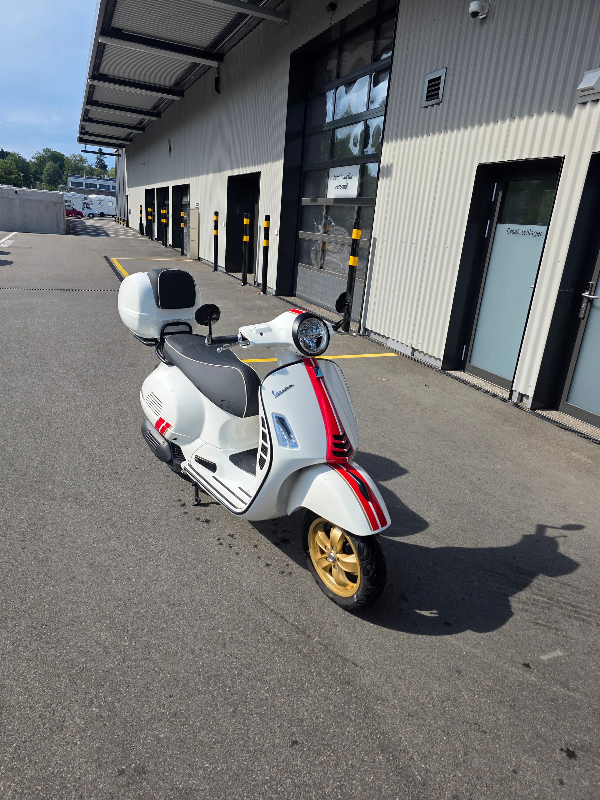 PIAGGIO Vespa GTS 125 ABS-image-1