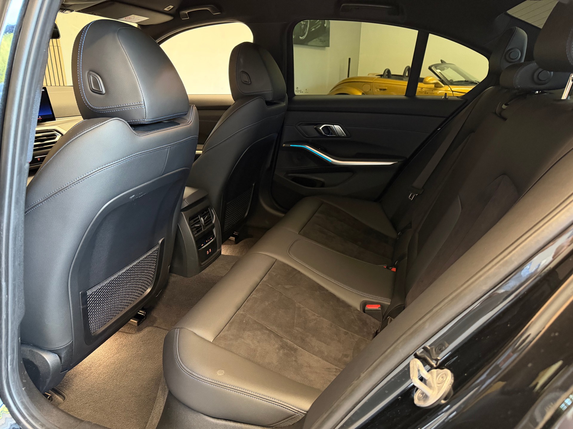 BMW M340i xDrive 48V Steptronic M Sport-image-12