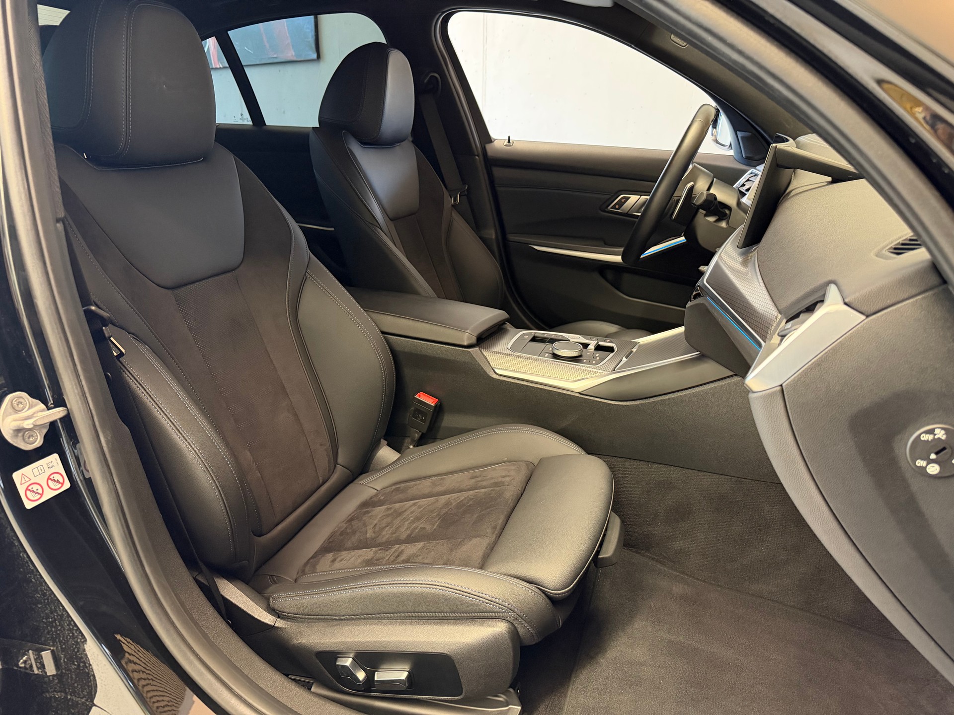 BMW M340i xDrive 48V Steptronic M Sport-image-18