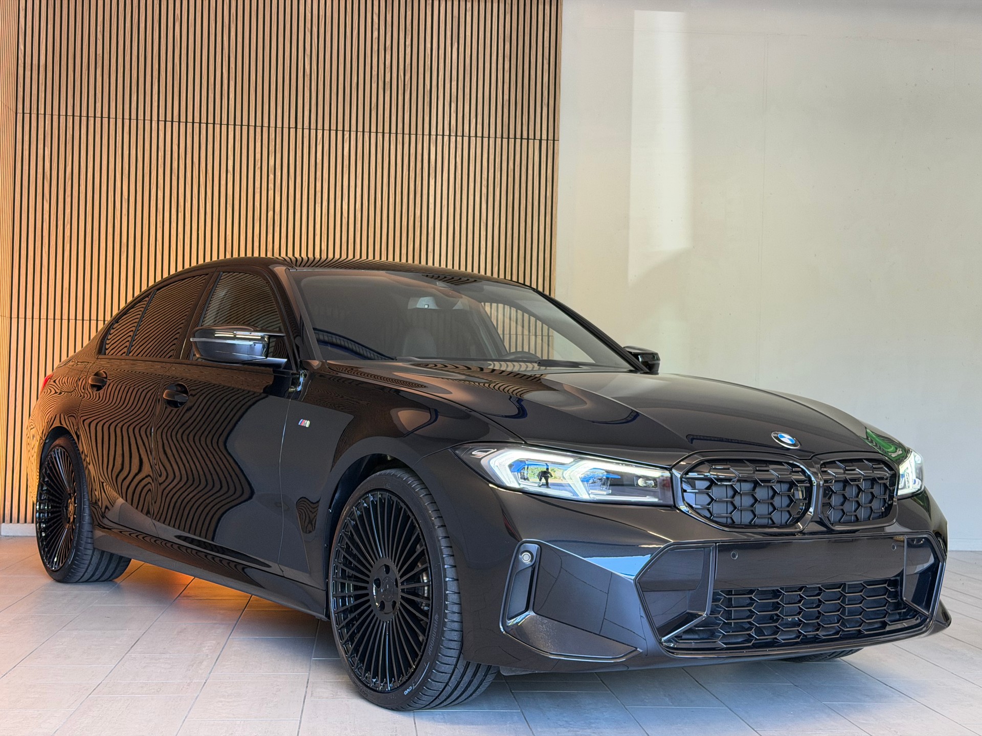 BMW M340i xDrive 48V Steptronic M Sport-showroom-element-3