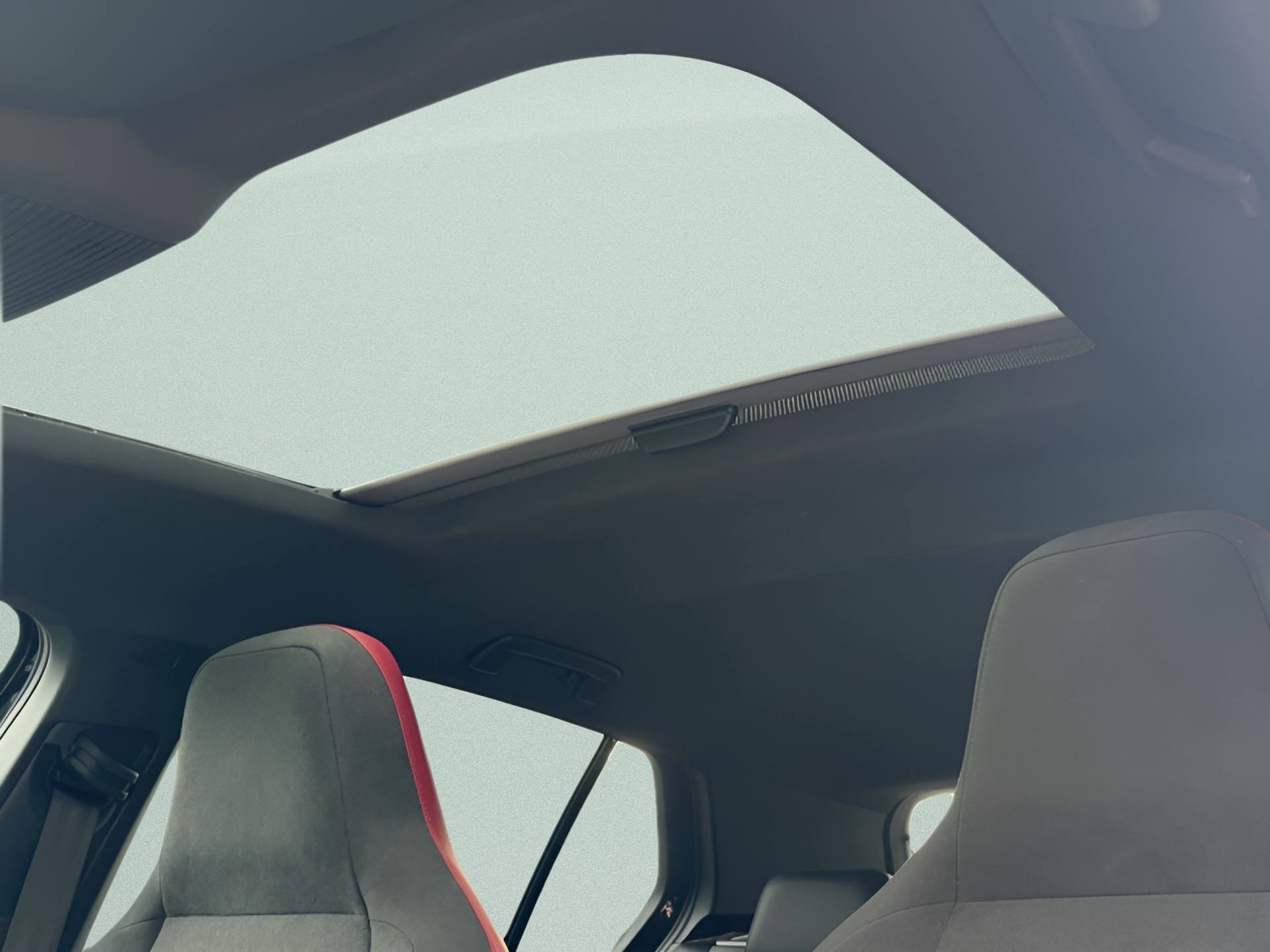 VW Golf 2.0 TSI GTI Clubsport DSG-image-10