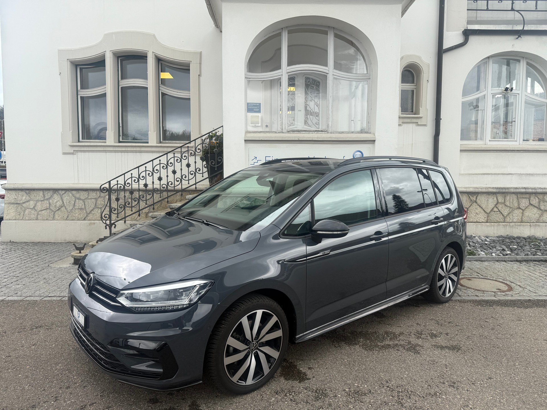 VW Touran 1.5 TSI Highline DSG R-LINE BLACK UND STYL / 48 MONATE WERK GARANTIE