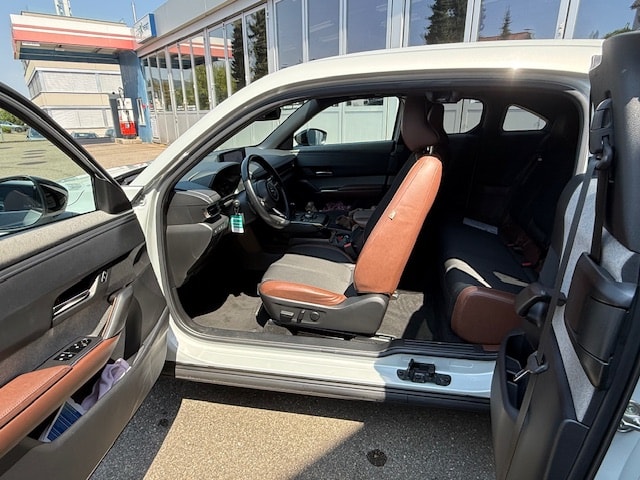 MAZDA MX-30 e-Skyactiv Advantage-image-6