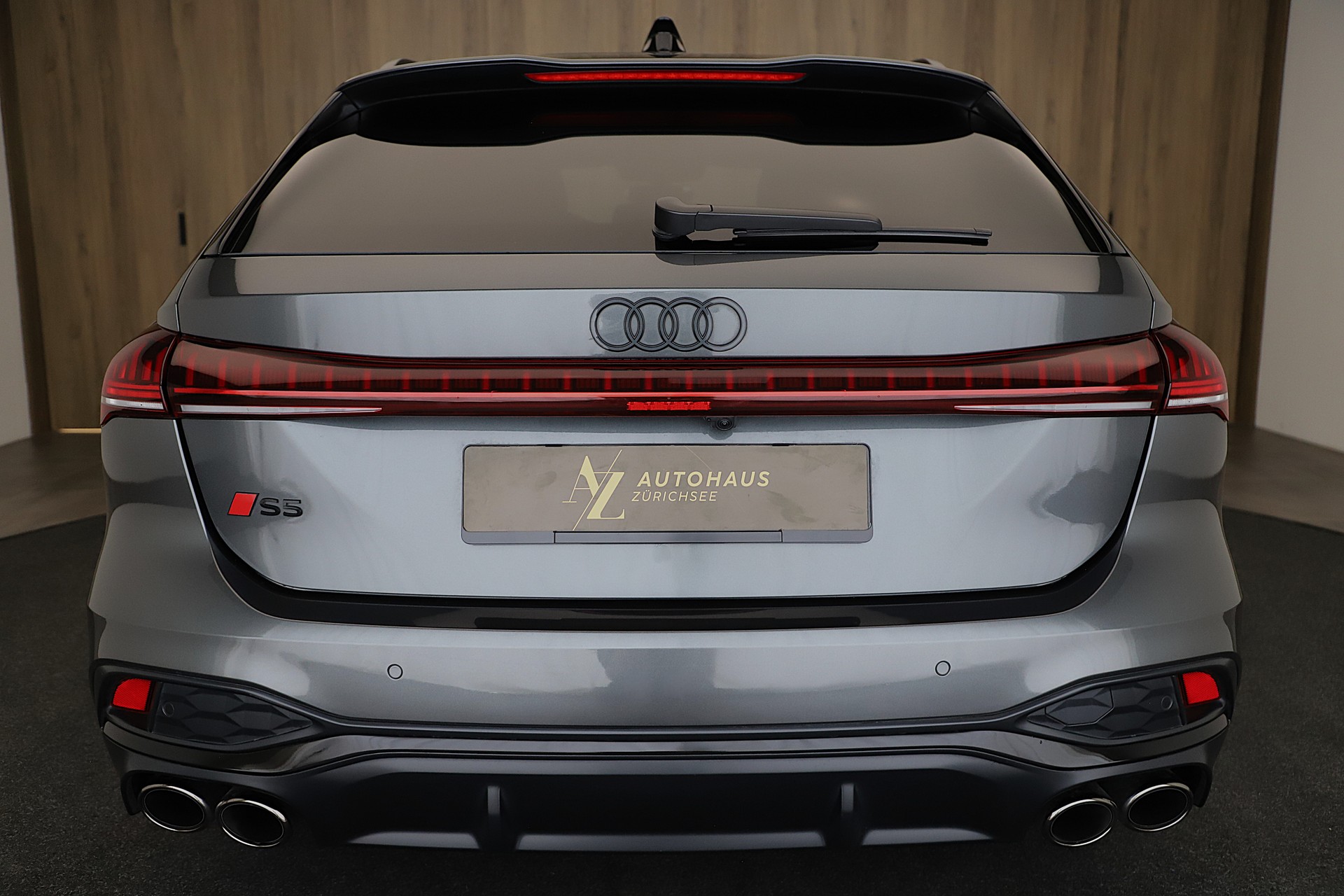 AUDI S5 Avant TFSI quattro S tronic-image-3