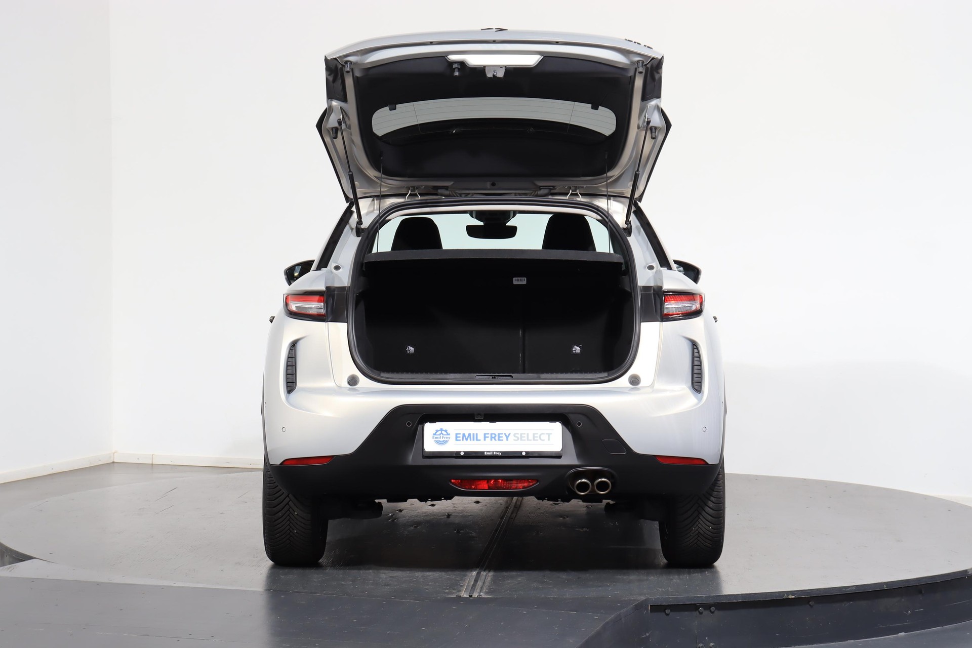 DS AUTOMOBILES 3 Crossback 1.2 PureTech 130 Ligne Noire-showroom-element-3