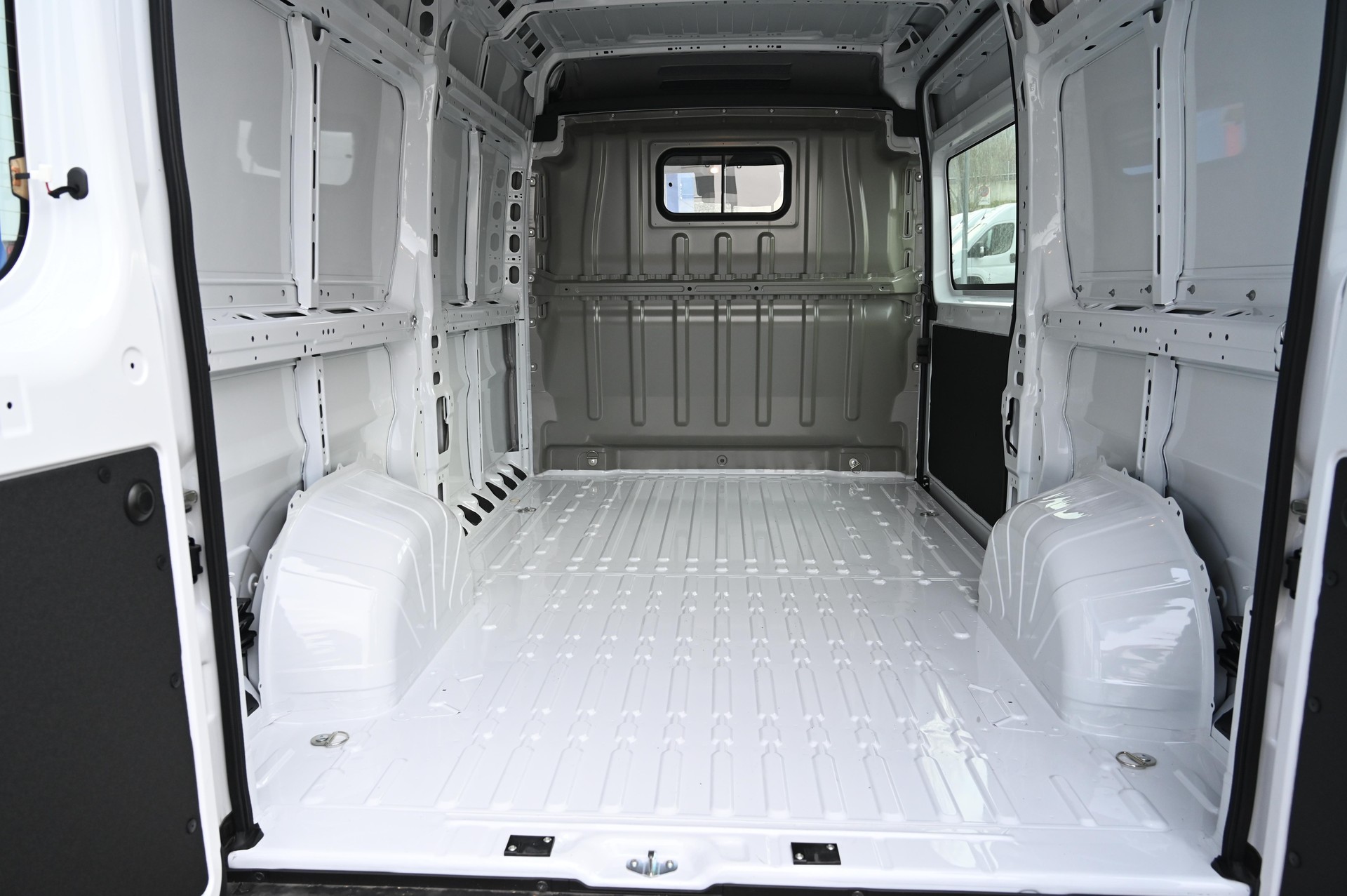 CITROEN Jumper Kaw. 35 L2H2 2.2 BlueHDi 140 S/S - AUTOMAT-image-11