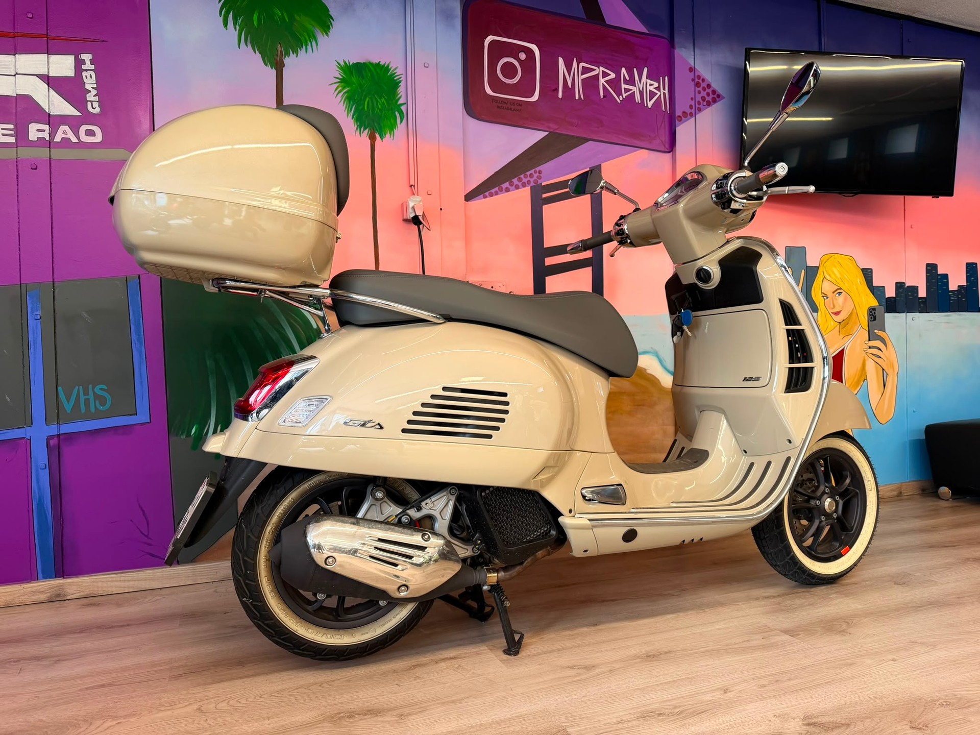 PIAGGIO Vespa GTS 125 ABS-image-10