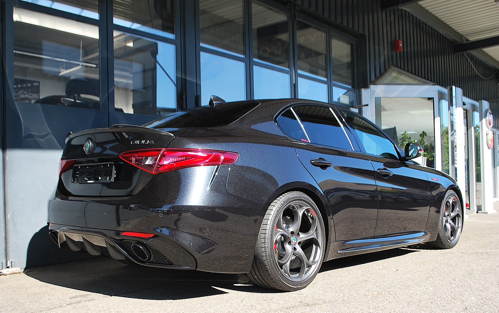 ALFA ROMEO Giulia 2.0 Veloce Q4 Automatic-image-3