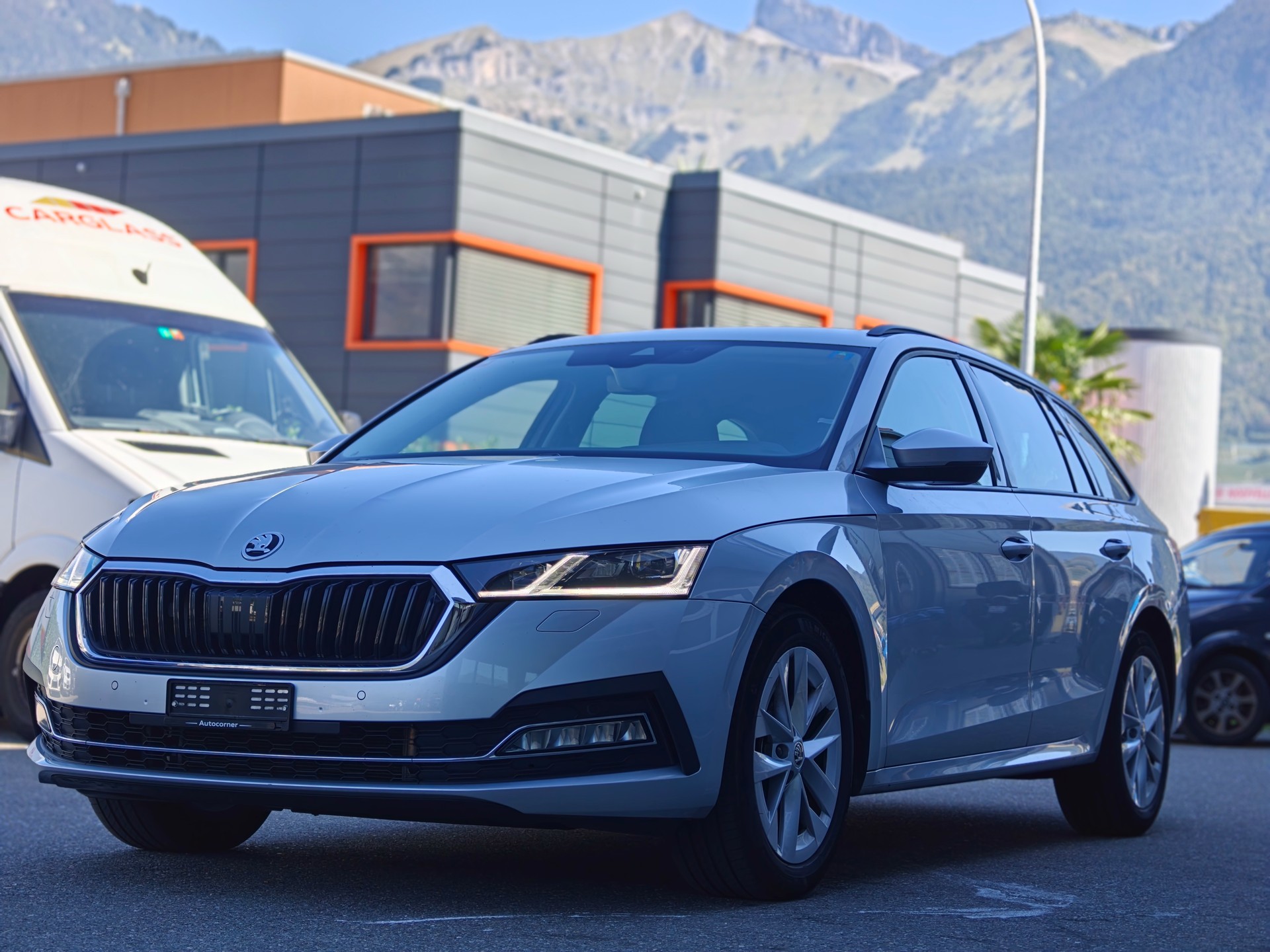 SKODA Octavia Combi 1.5 TSI mHEV DSG Ambition-showroom-element-1