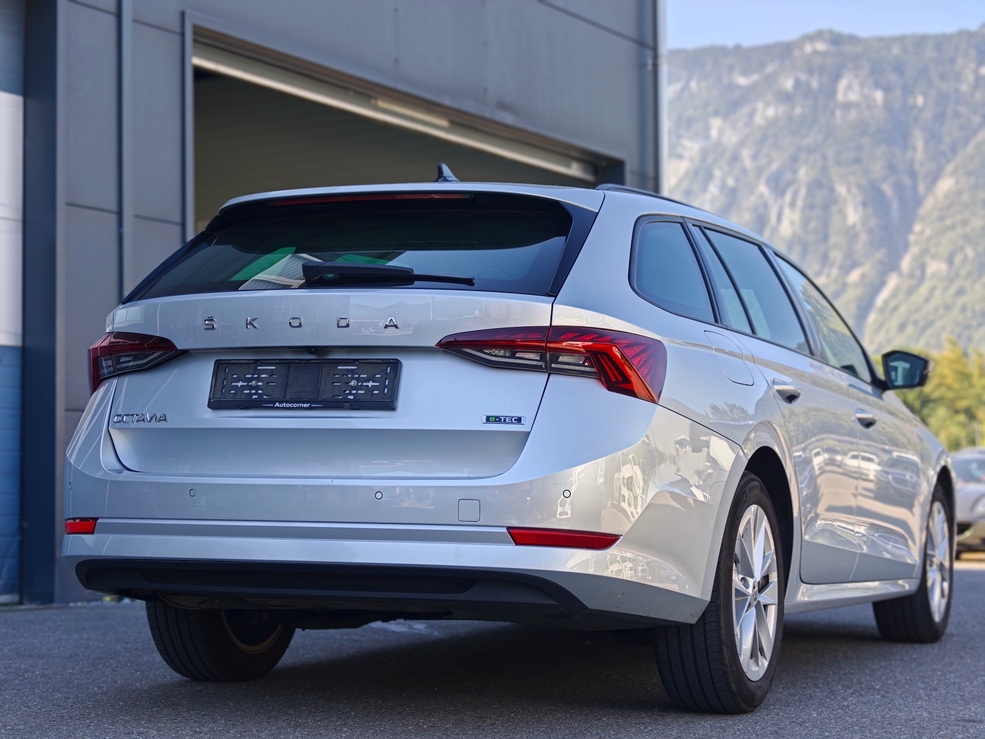 SKODA Octavia Combi 1.5 TSI mHEV DSG Ambition-showroom-element-3