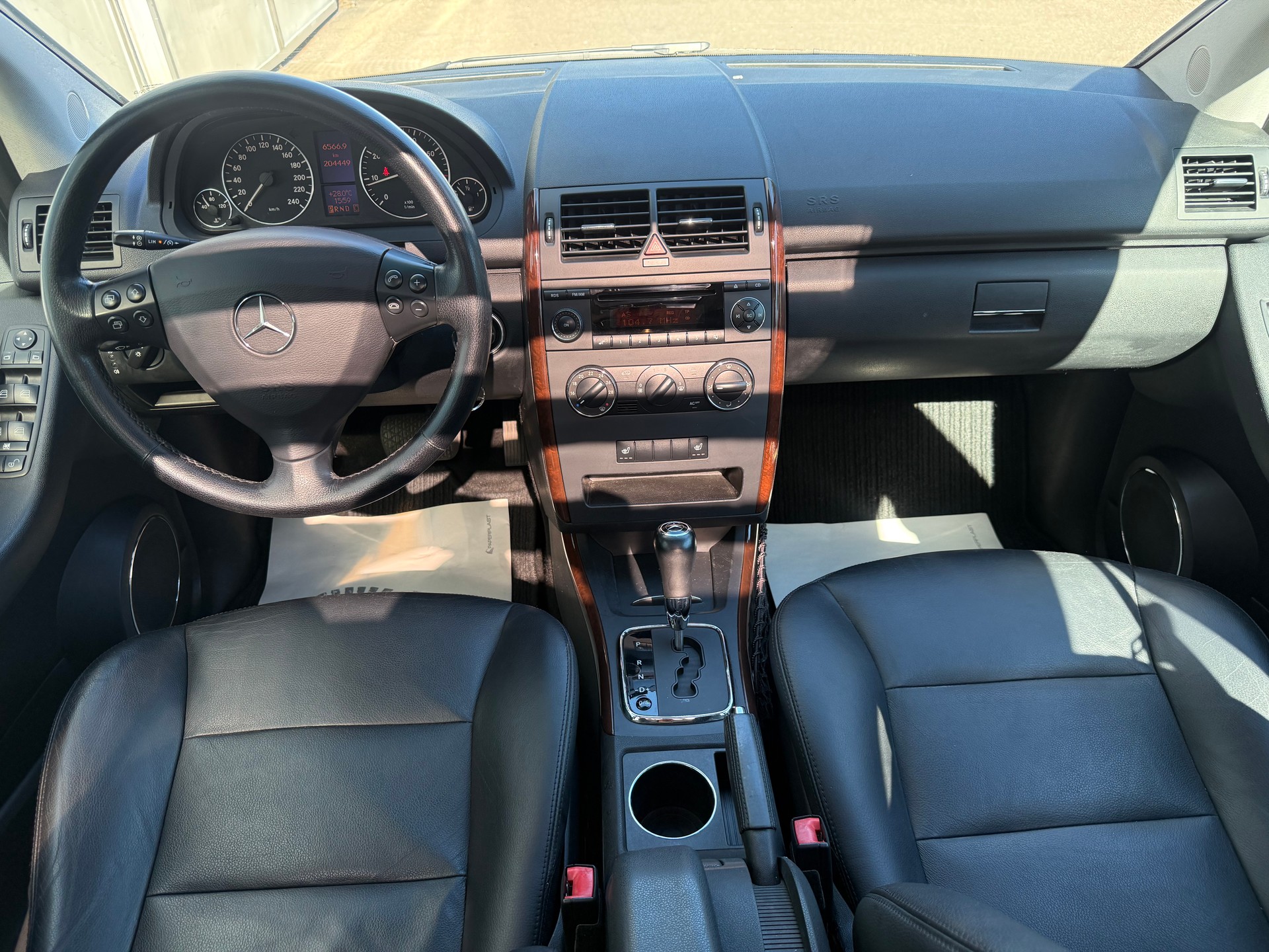 MERCEDES-BENZ A 170 Elégance-image-9