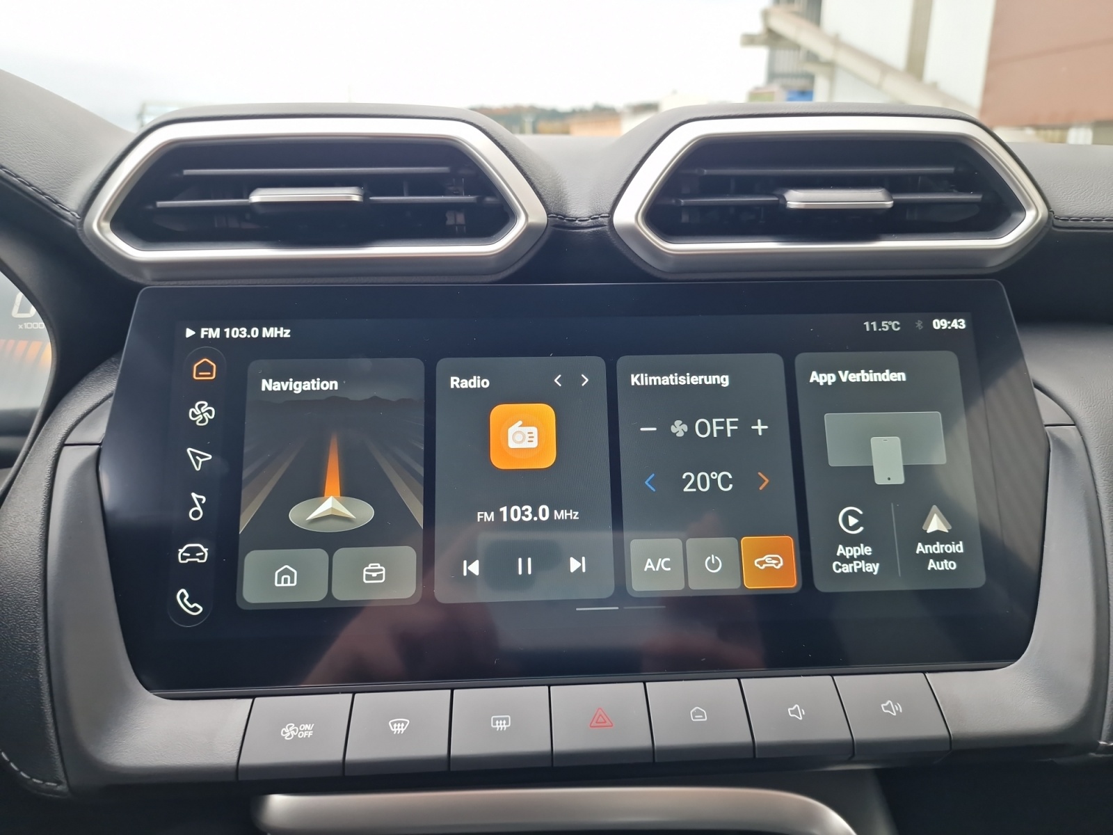 MG ZS 1.5 Hybrid+ Luxury Panorama-image-19
