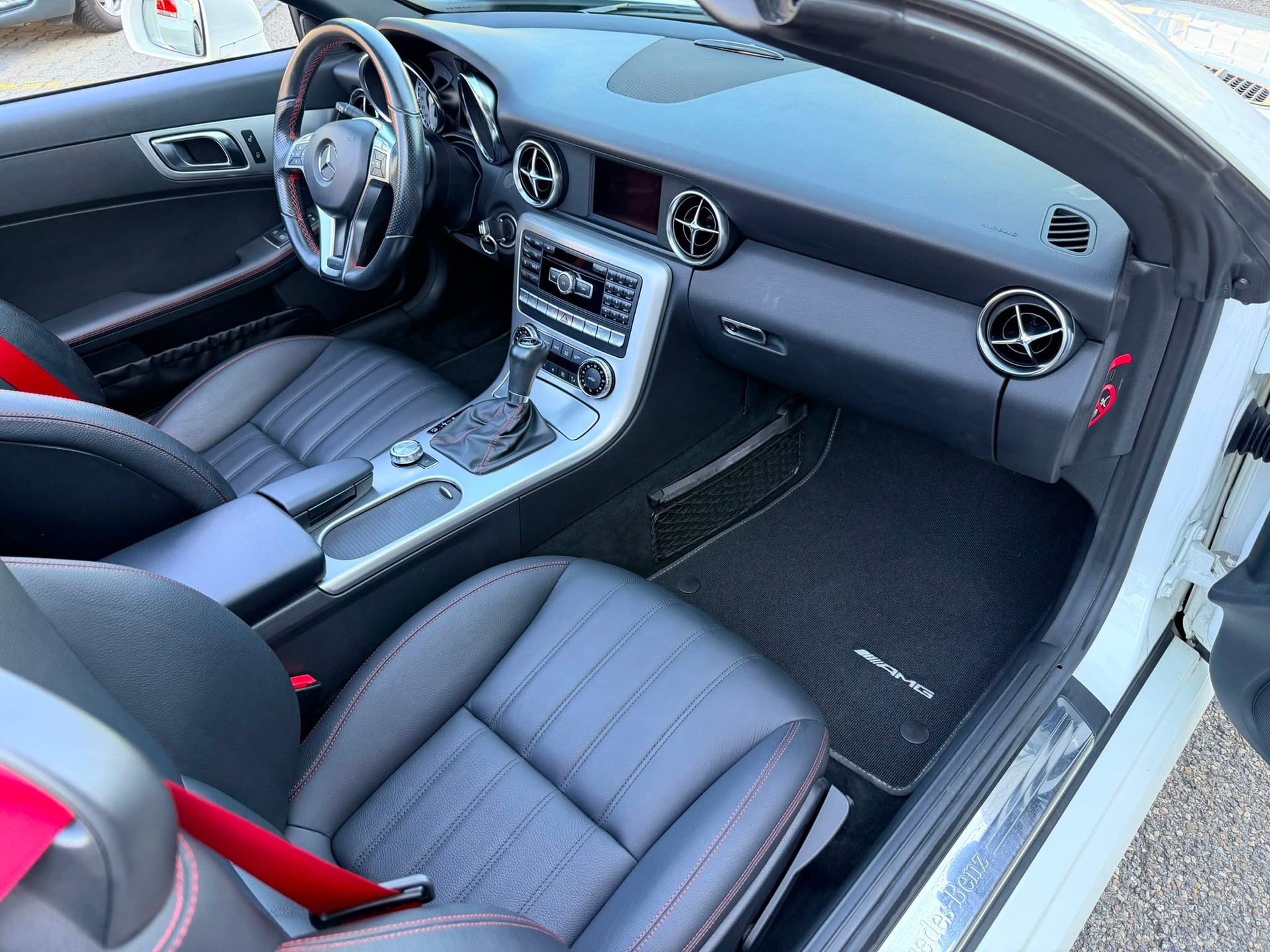 MERCEDES-BENZ SLK 200 7G-Tronic-image-18