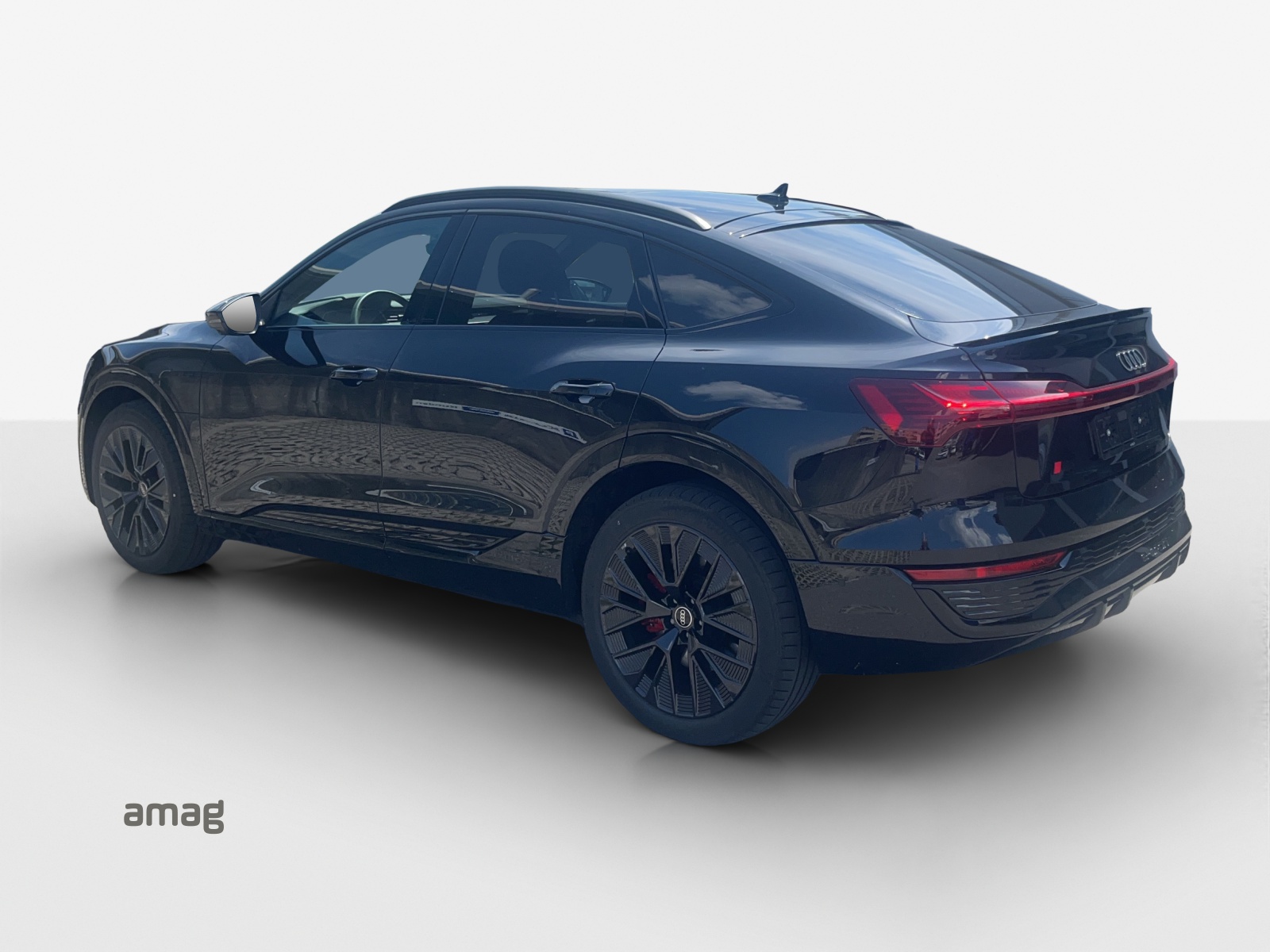 AUDI Q8 Sportback 50 e-tron Black Edition quattro-showroom-element-2