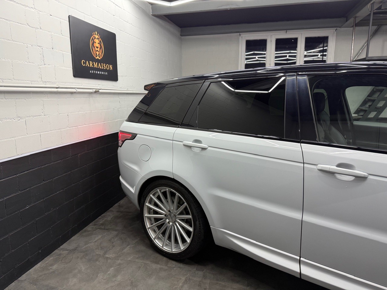 LAND ROVER Range Rover Sport 3.0 SDV6 | AHK 3‘500KG | 22‘‘ Vossen | Luftfahrwerk-image-5