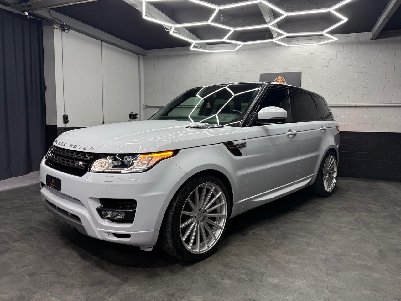 LAND ROVER Range Rover Sport 3.0 SDV6 | AHK 3‘500KG | 22‘‘ Vossen | Luftfahrwerk-showroom-element-3
