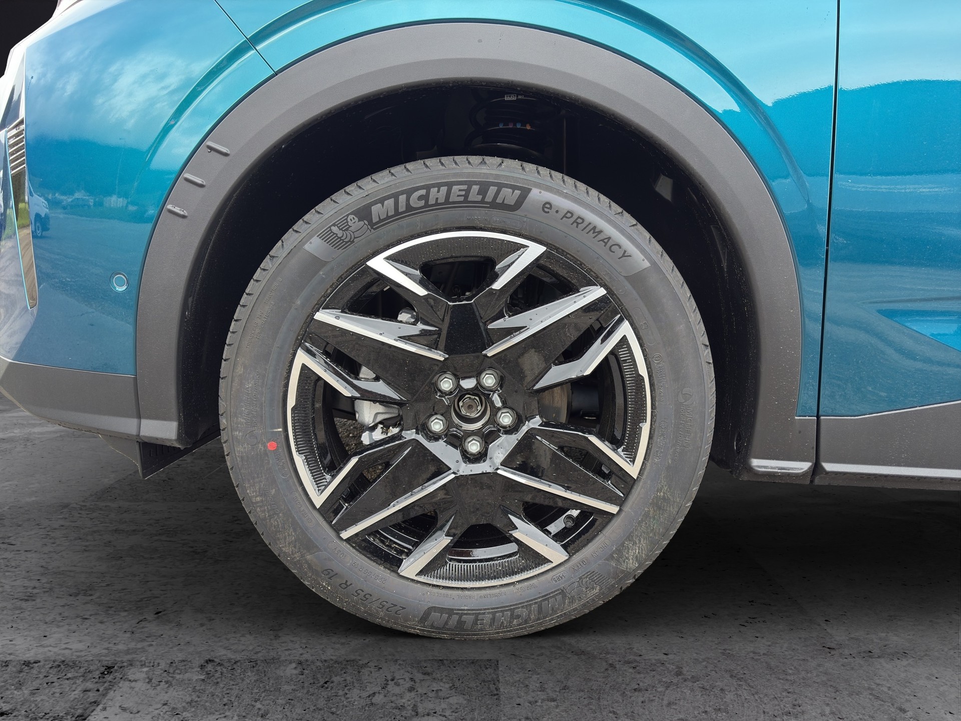 PEUGEOT 5008 MHEV Allure Premium e-DSC6-showroom-element-3