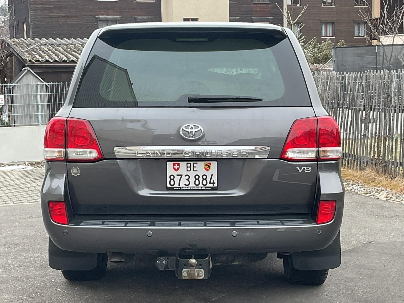 TOYOTA 4.5 D-4D V8 Linea Sol 7P.-image-8