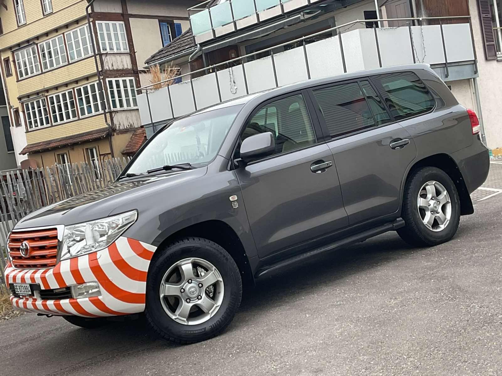 TOYOTA 4.5 D-4D V8 Linea Sol 7P.