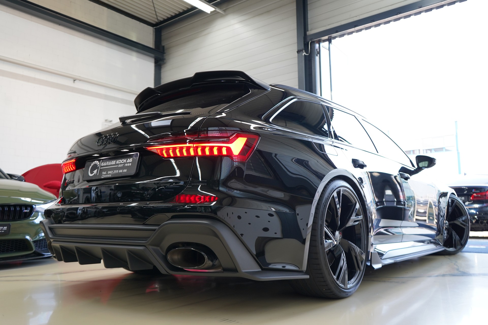 AUDI RS6 Avant 4.0 TFSI V8 quattro / Exklusiv Carbon Kit **-image-10