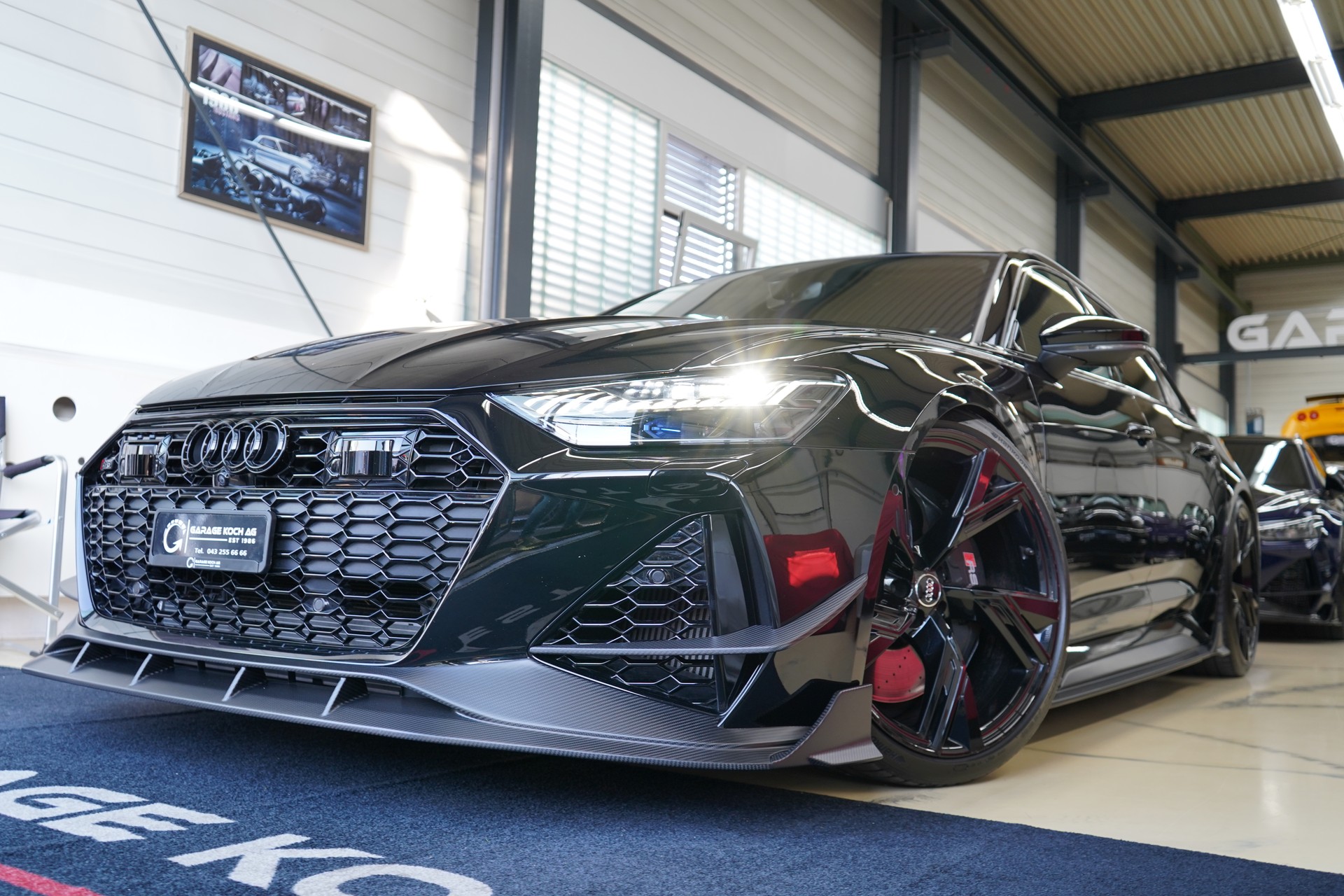 AUDI RS6 Avant 4.0 TFSI V8 quattro / Exklusiv Carbon Kit **-showroom-element-1