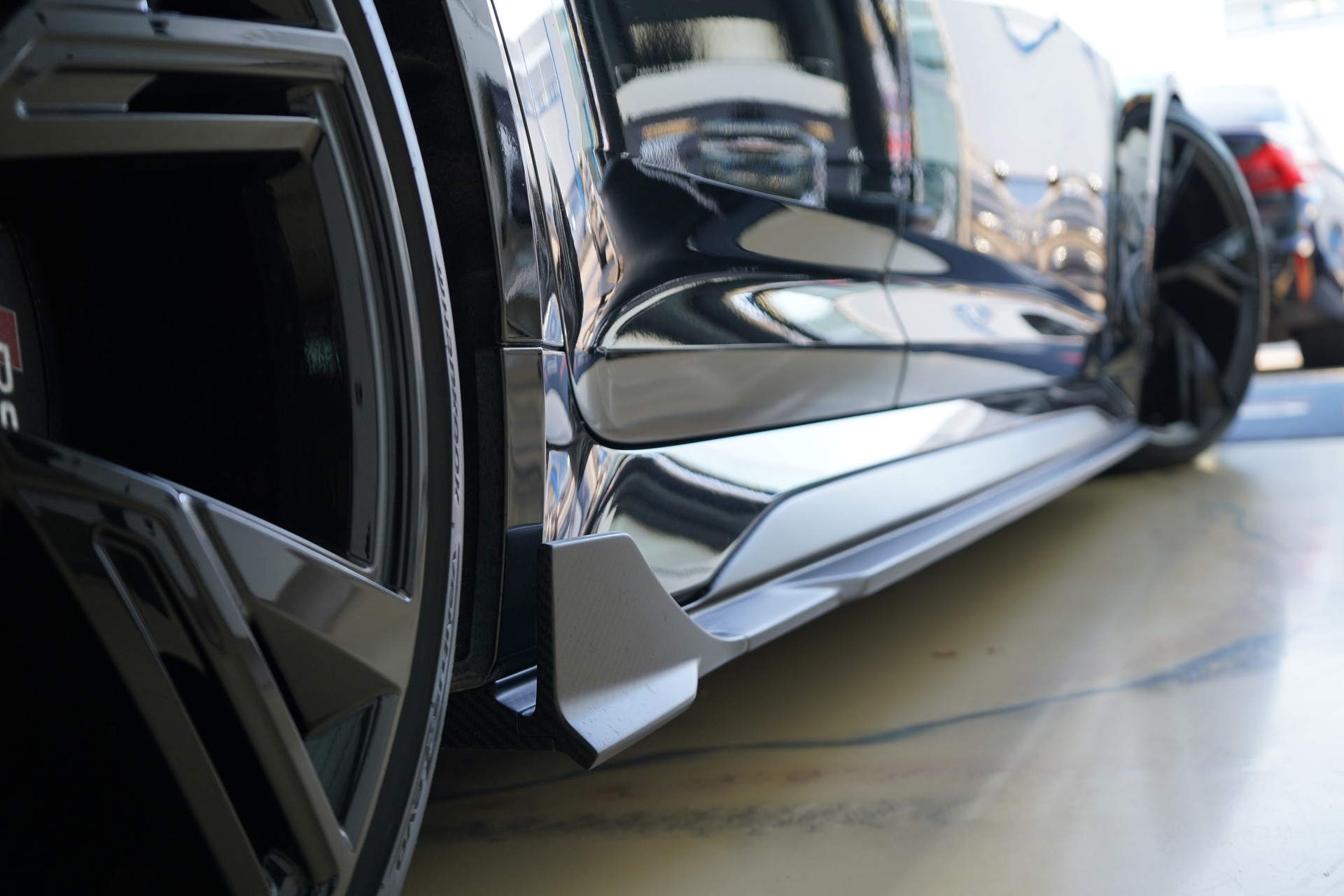 AUDI RS6 Avant 4.0 TFSI V8 quattro / Exklusiv Carbon Kit **-image-12