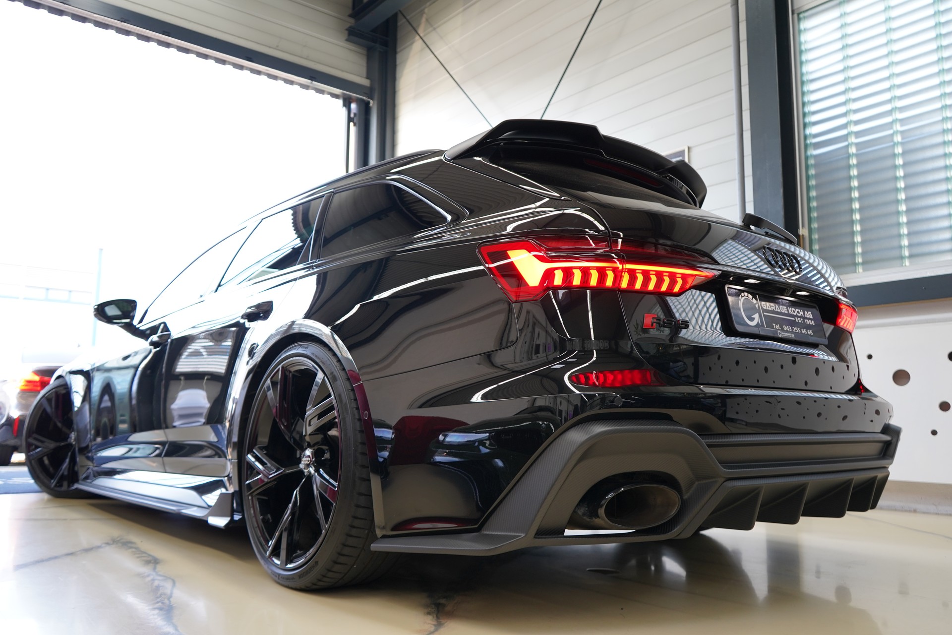 AUDI RS6 Avant 4.0 TFSI V8 quattro / Exklusiv Carbon Kit **-image-7