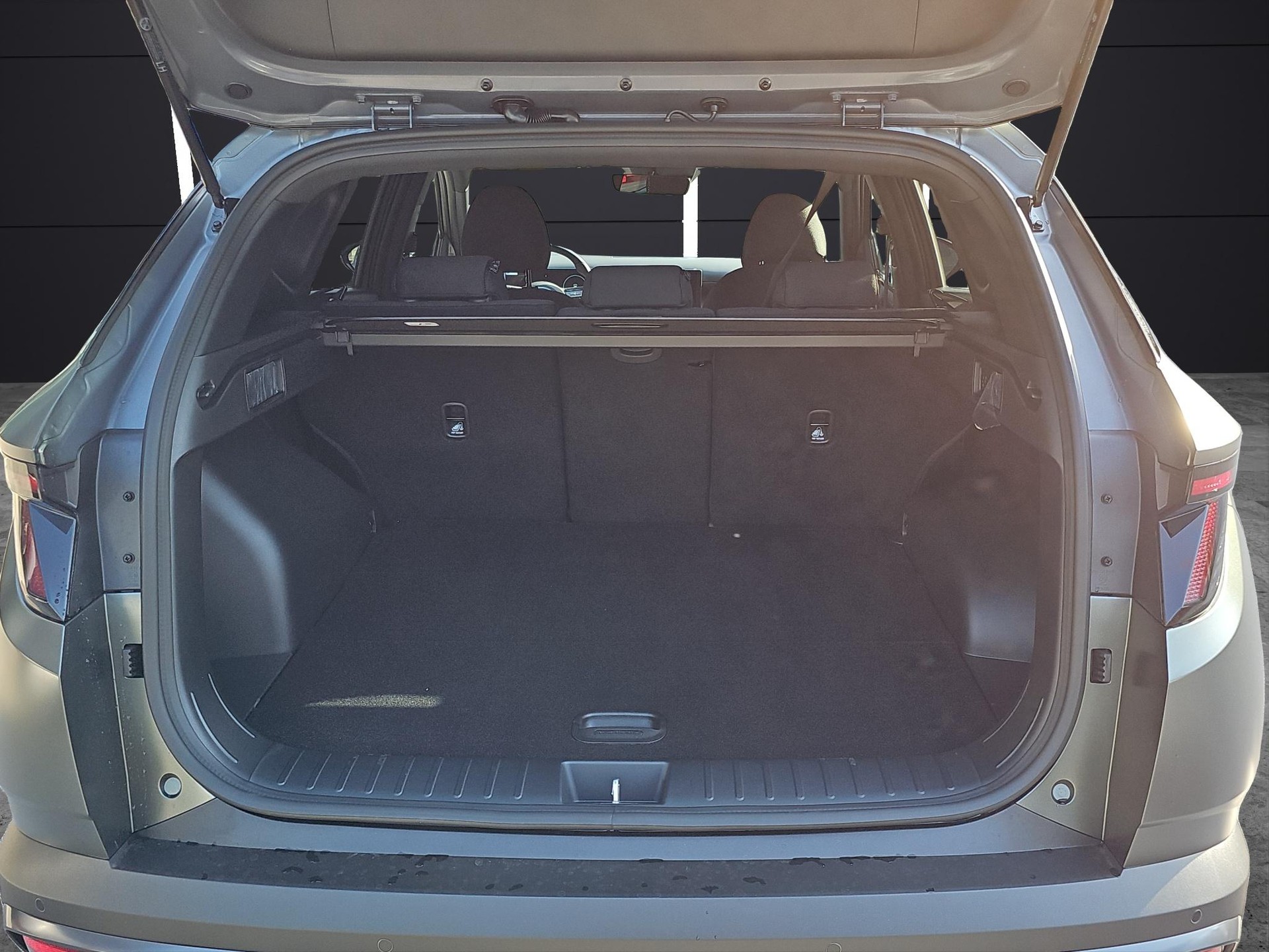 HYUNDAI Tucson 1.6 T-GDi HEV Origo Blackline 4WD-image-12