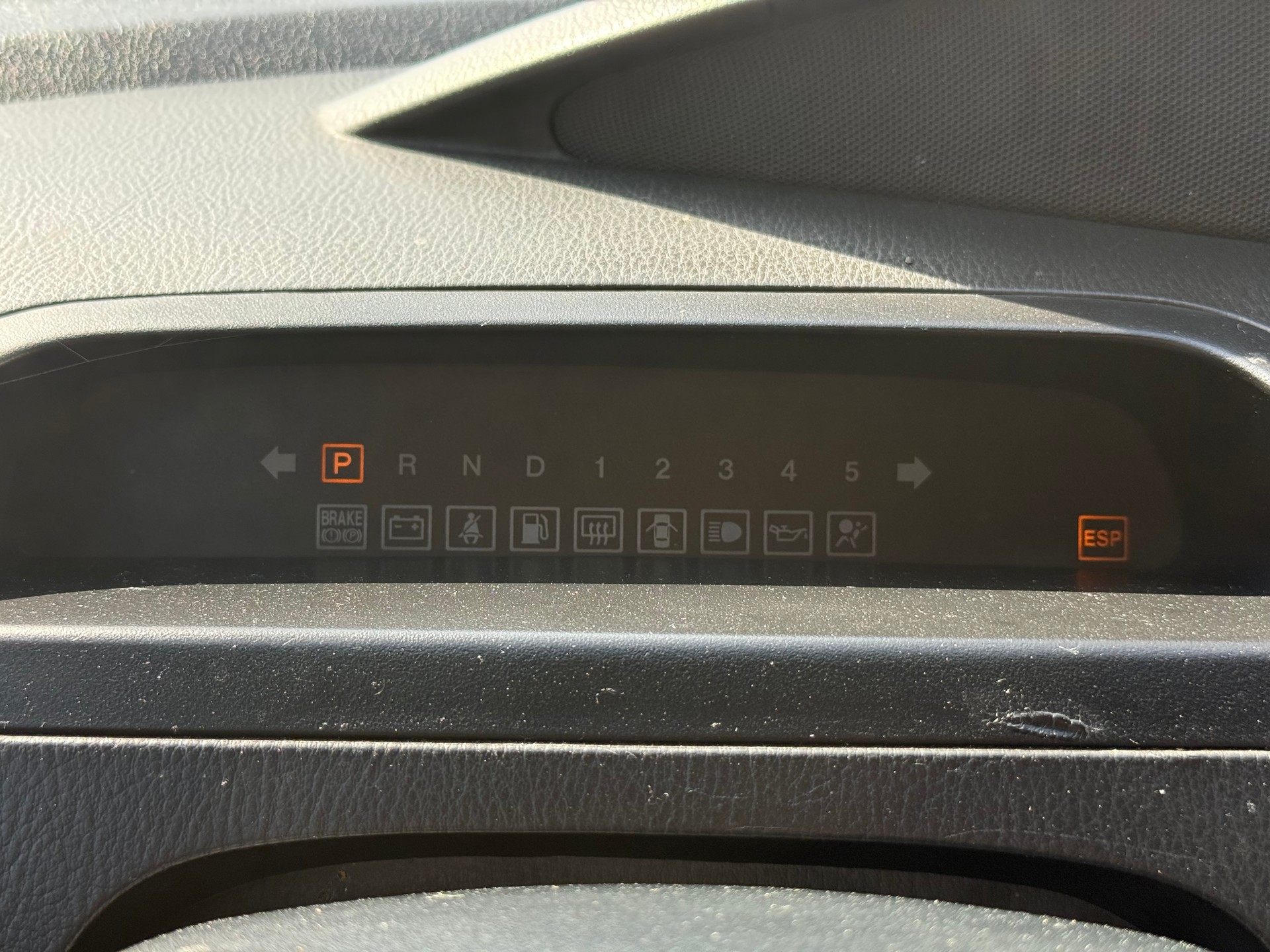 KGM-SsangYong Rodius SV 270 Xdi 4WD Automatic-image-26