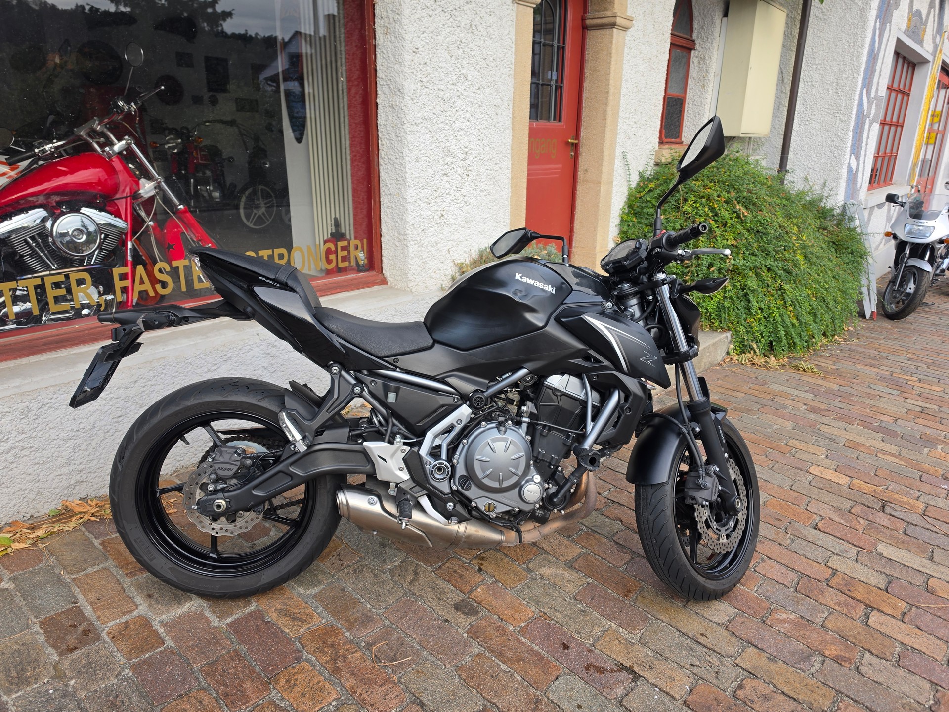 KAWASAKI Z 650 ABS-image-1