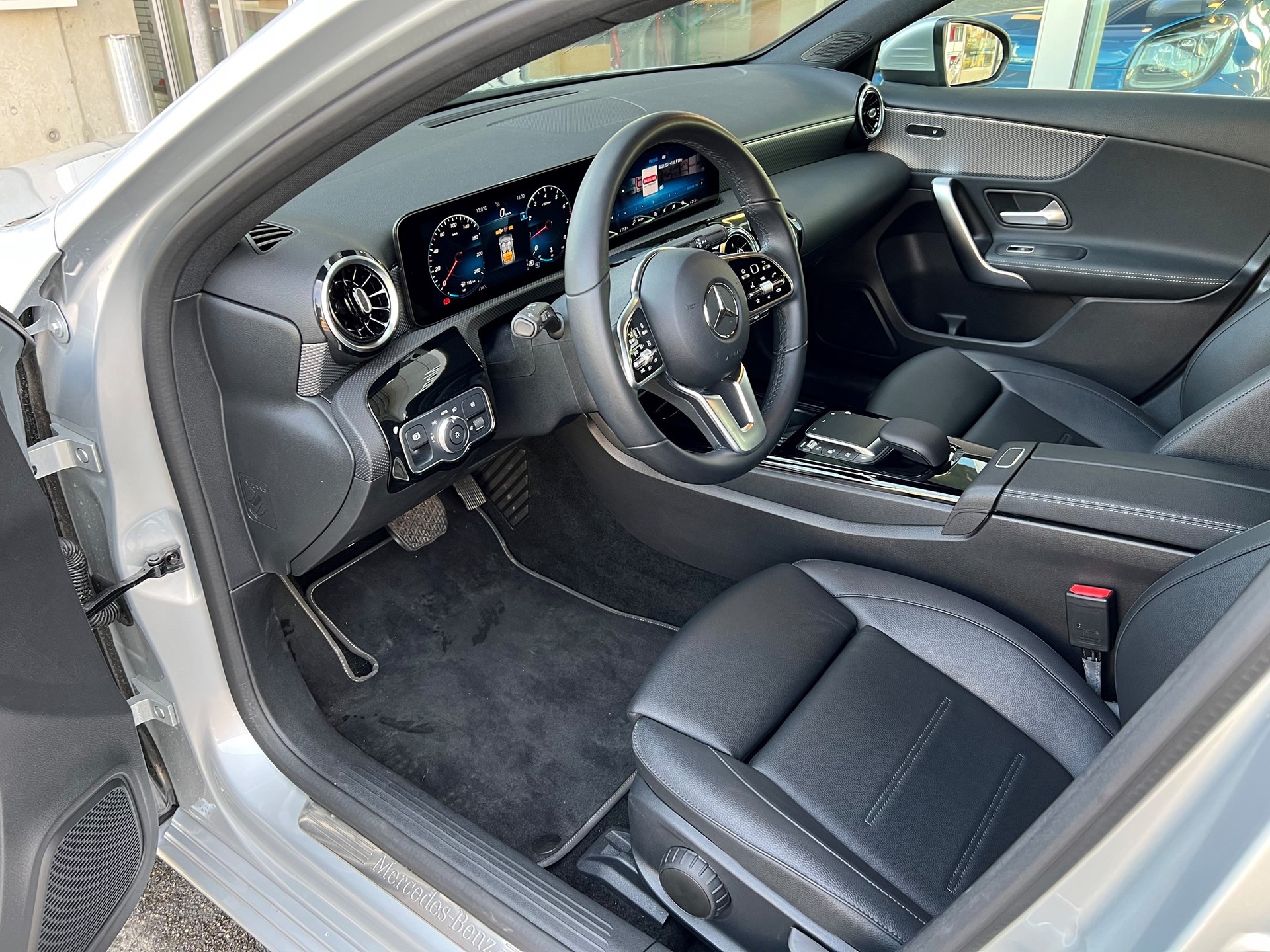 MERCEDES-BENZ A 180 Progressive-image-7