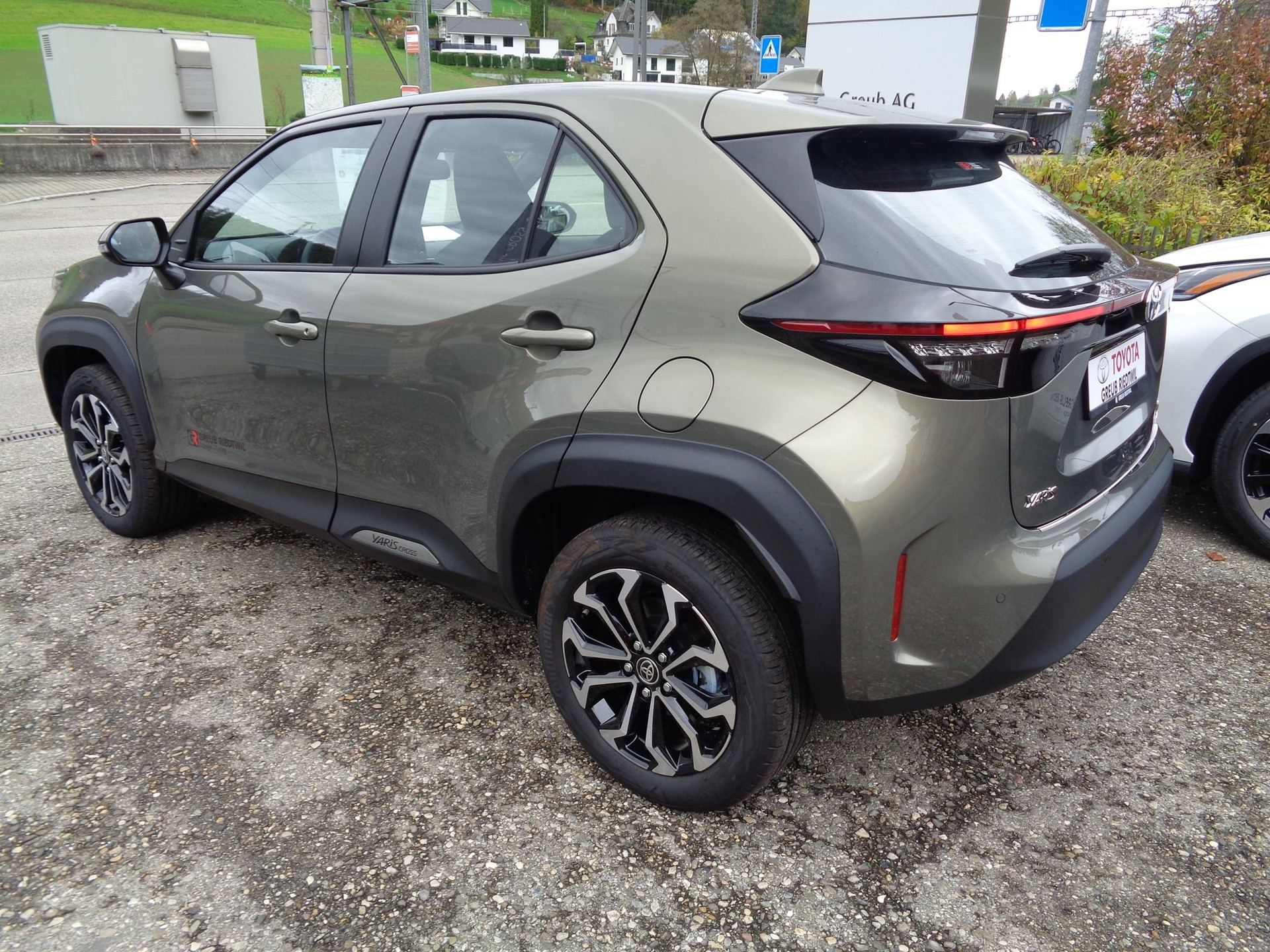 TOYOTA Yaris Cross 1.5 Trend e-CVT AWDi-showroom-element-2