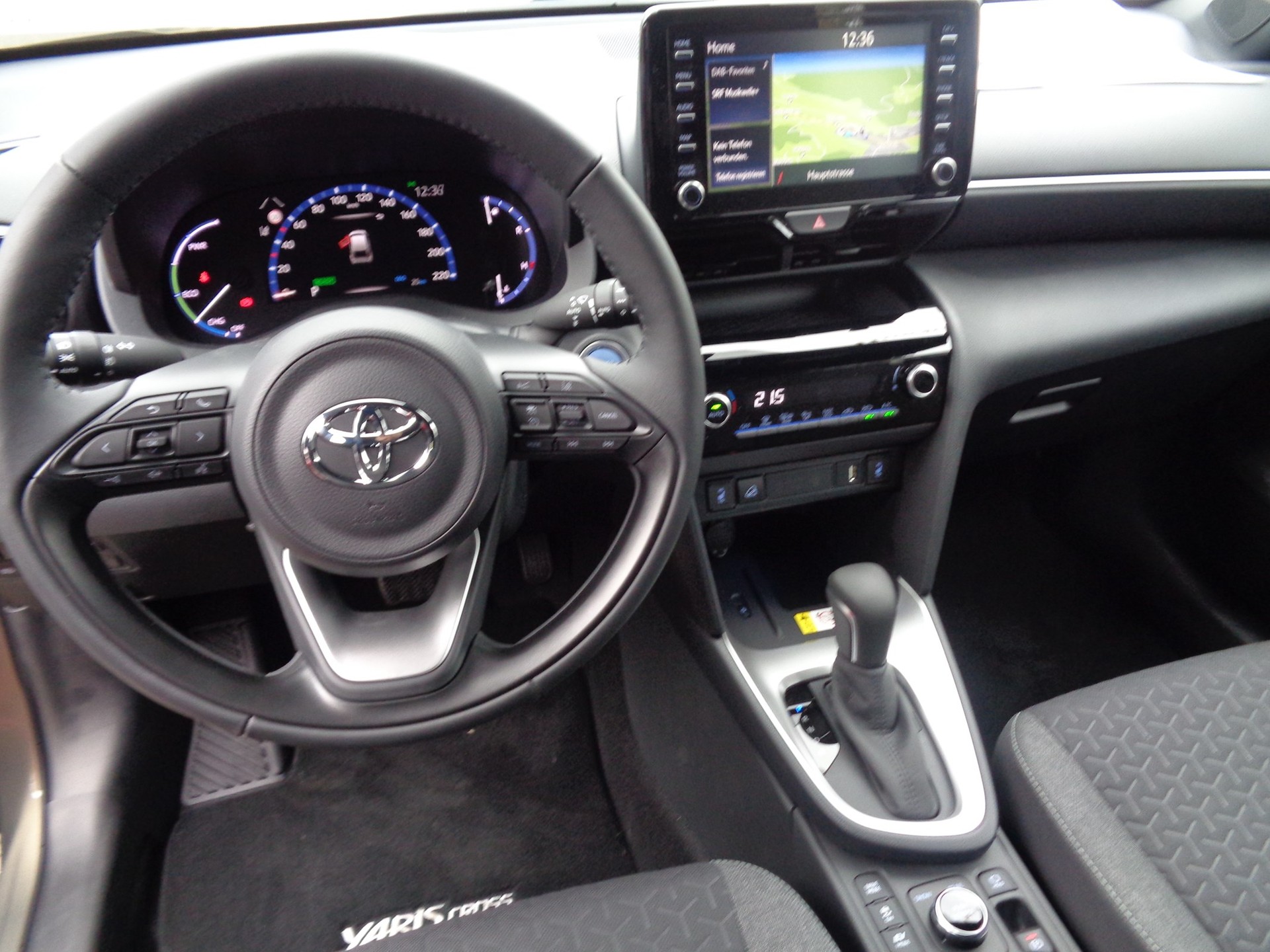 TOYOTA Yaris Cross 1.5 Trend e-CVT AWDi-image-6
