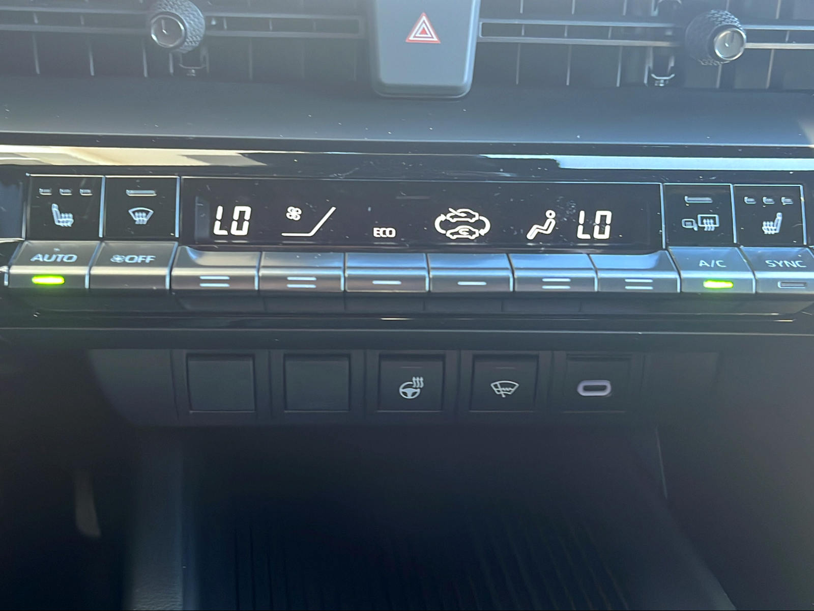 TOYOTA C-HR 1.8 HSD CVT Trend-image-11