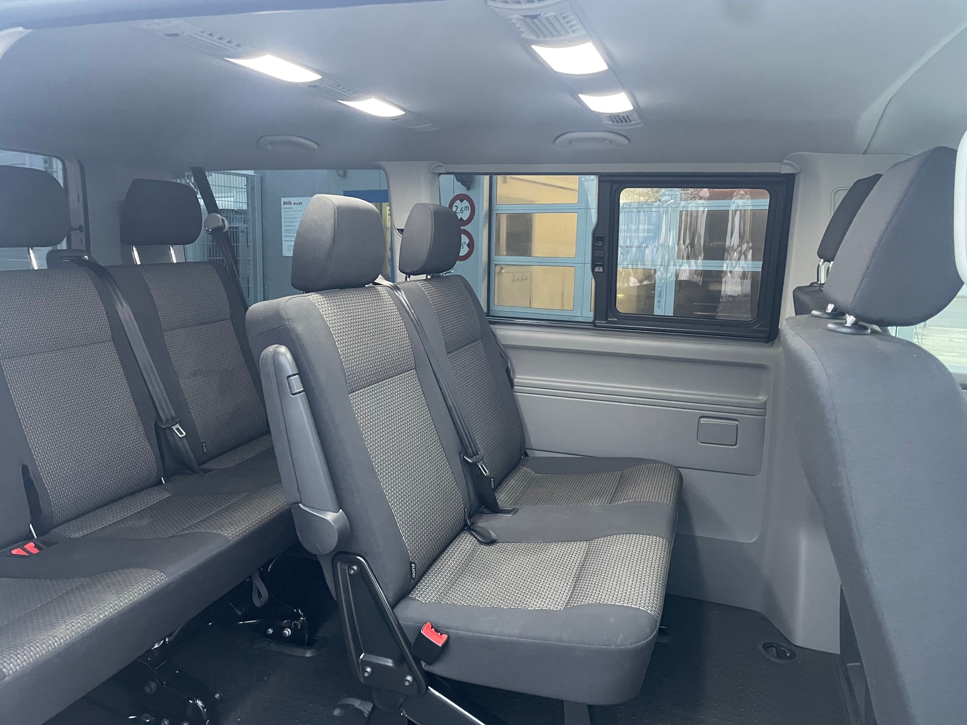 VW T6.1 2.0 TDI 4Motion Caravelle-image-12