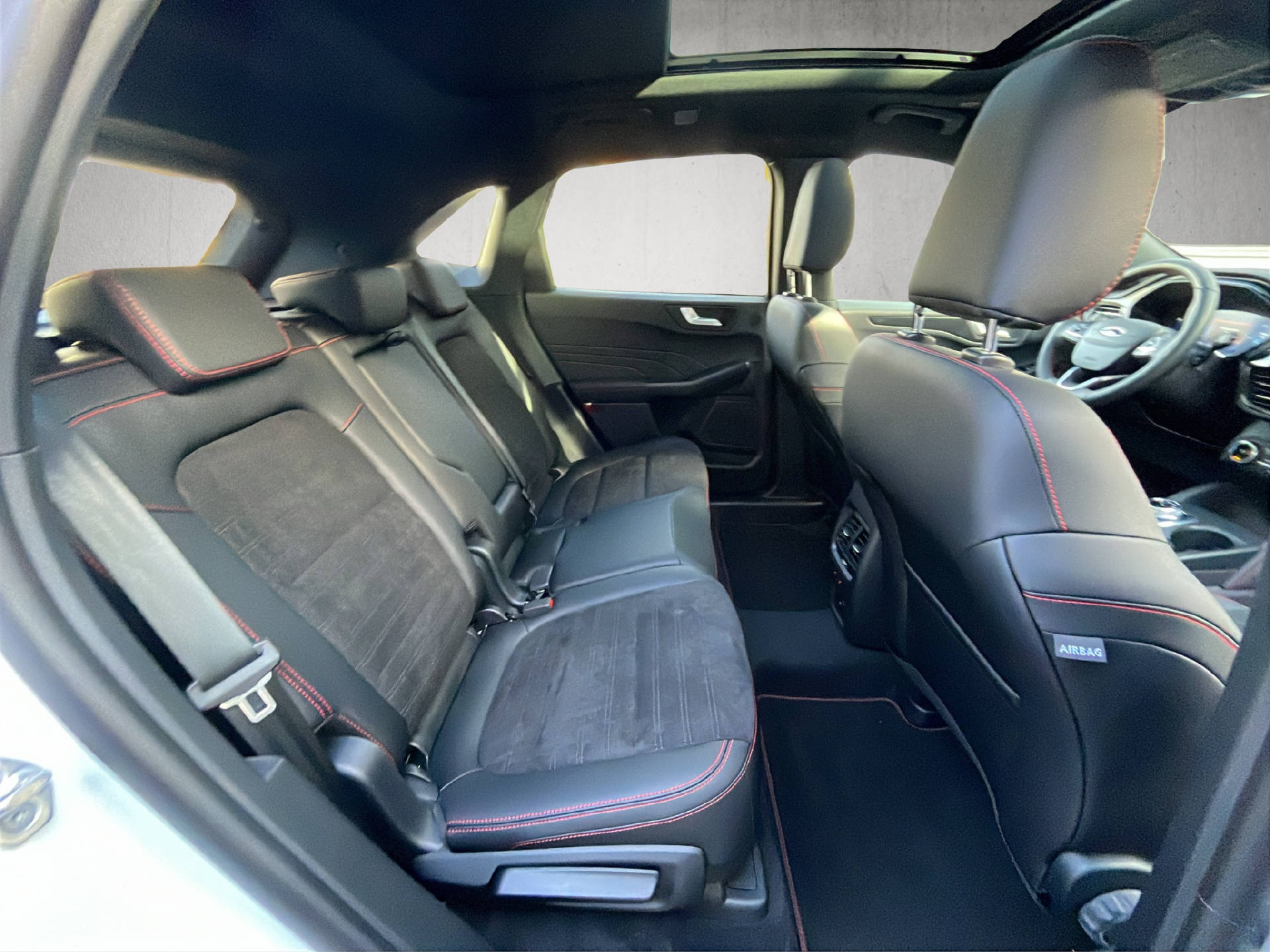 FORD Kuga 2.5 Plug-in Hybrid ST-Line X-image-19