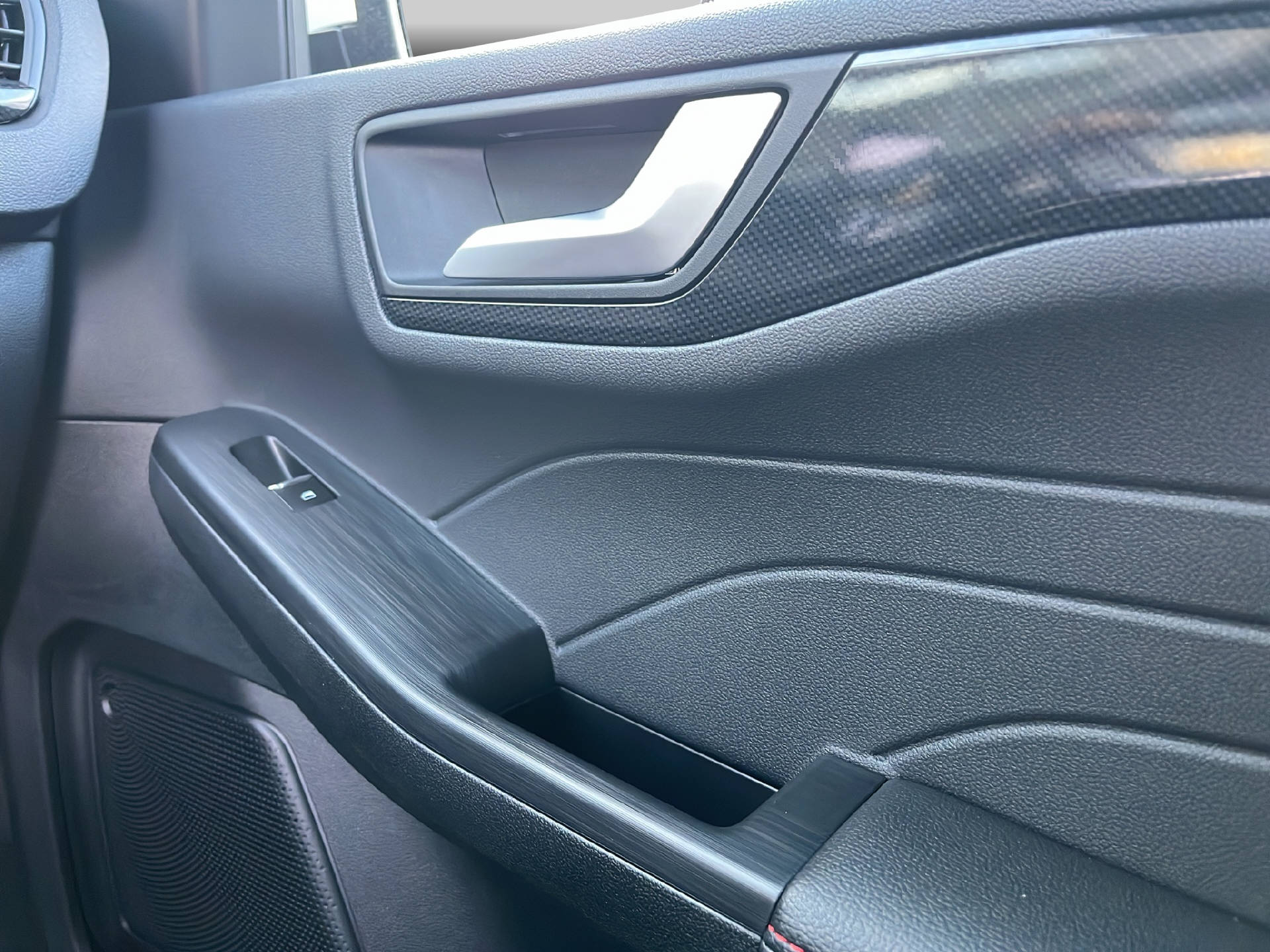 FORD Kuga 2.5 Plug-in Hybrid ST-Line X-image-17