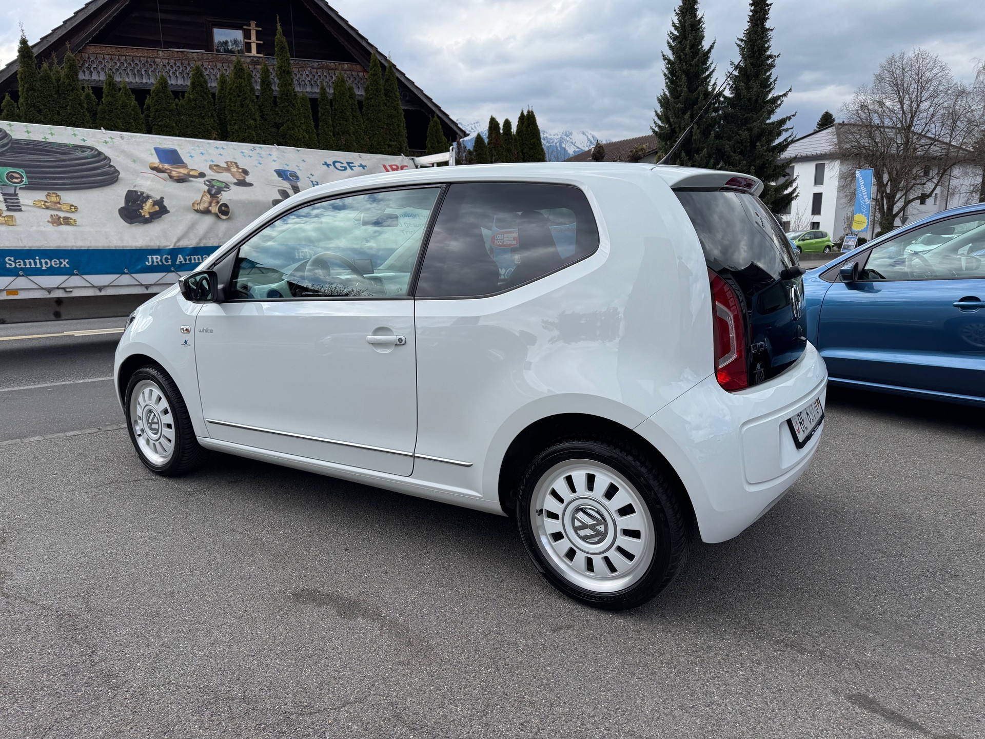 VW Up 1.0 white up-image-5