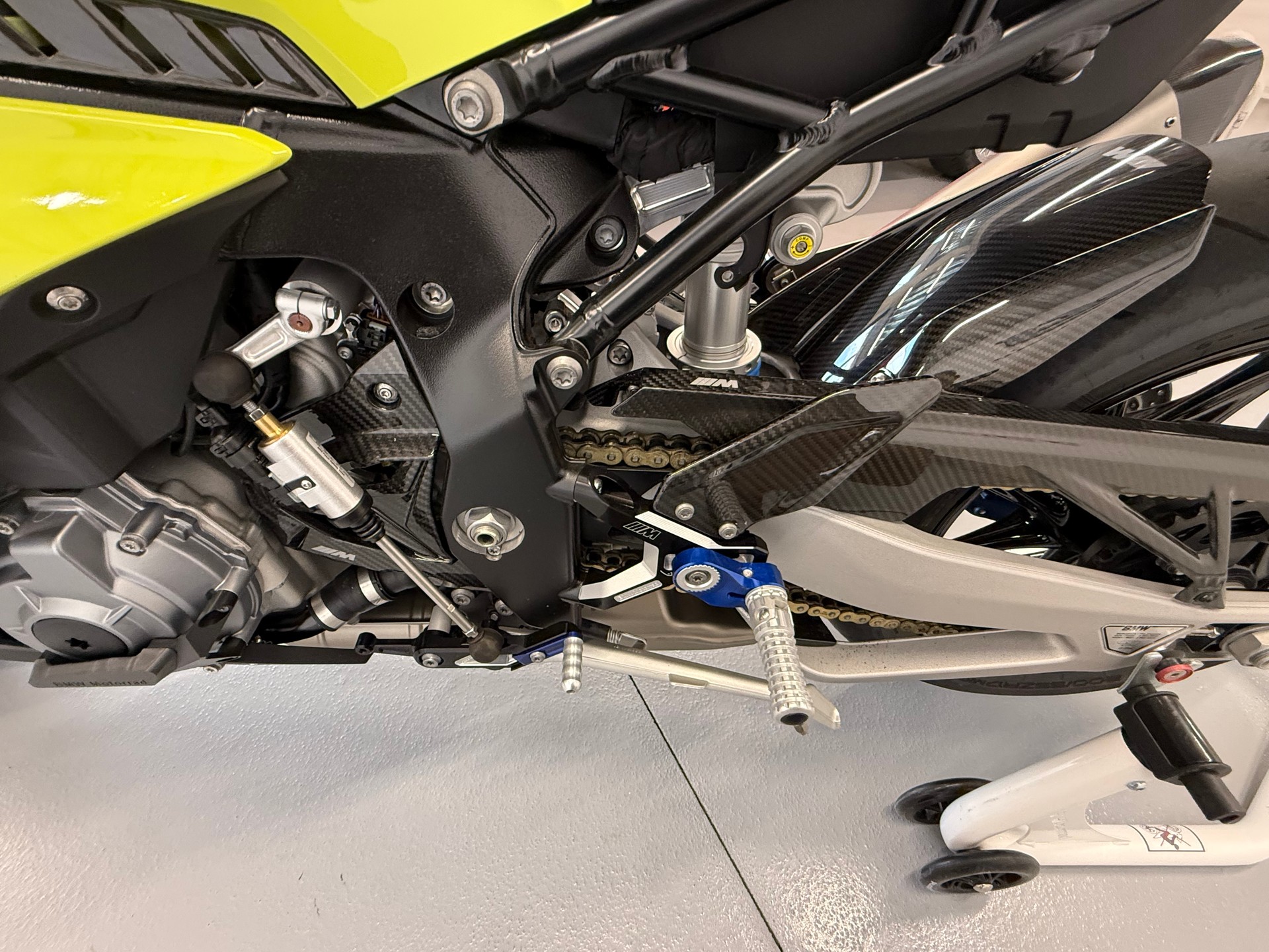BMW M 1000 RR 50ème Anniversaire-image-6
