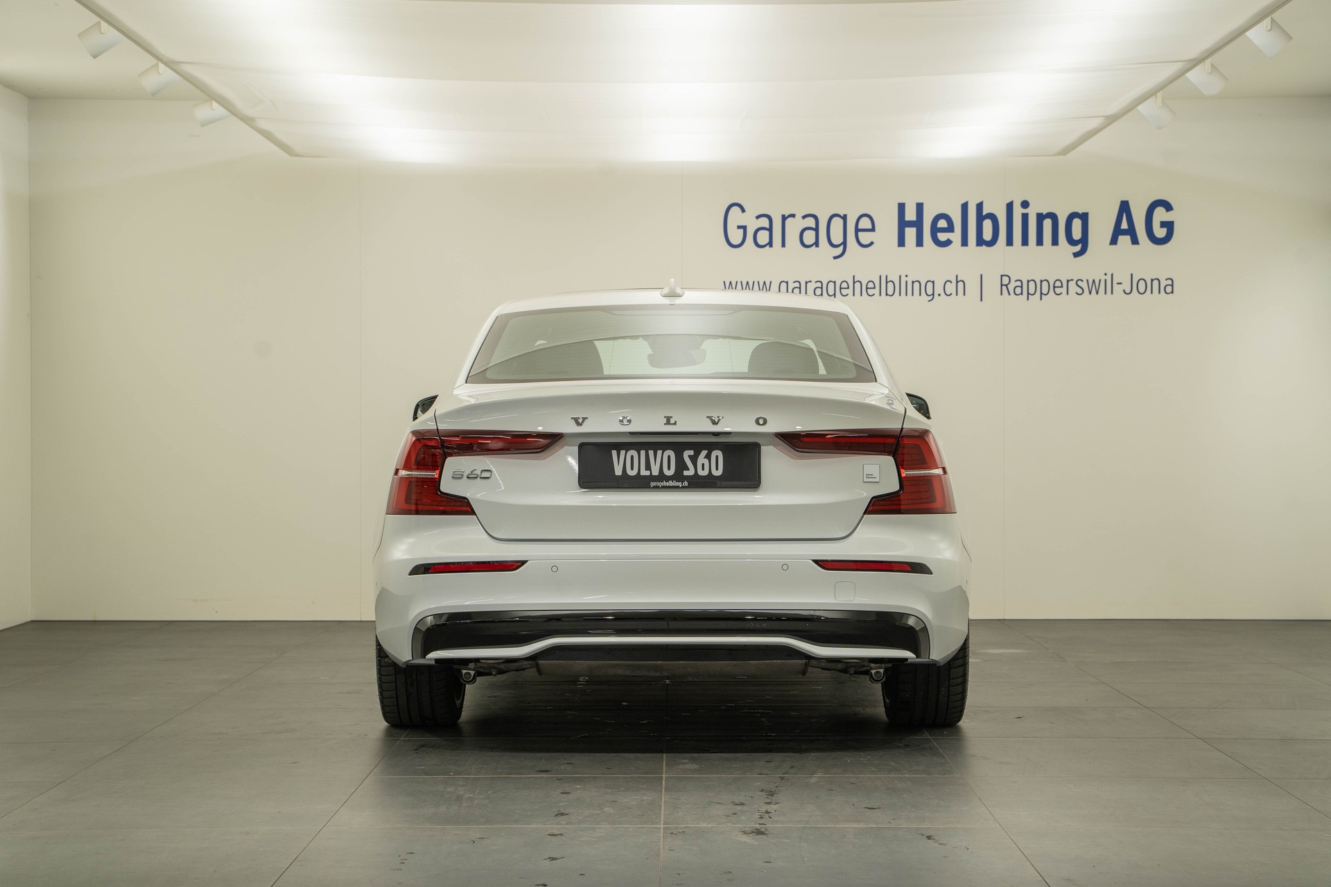 VOLVO S60 2.0 T8 TE Polestar eAWD-showroom-element-3