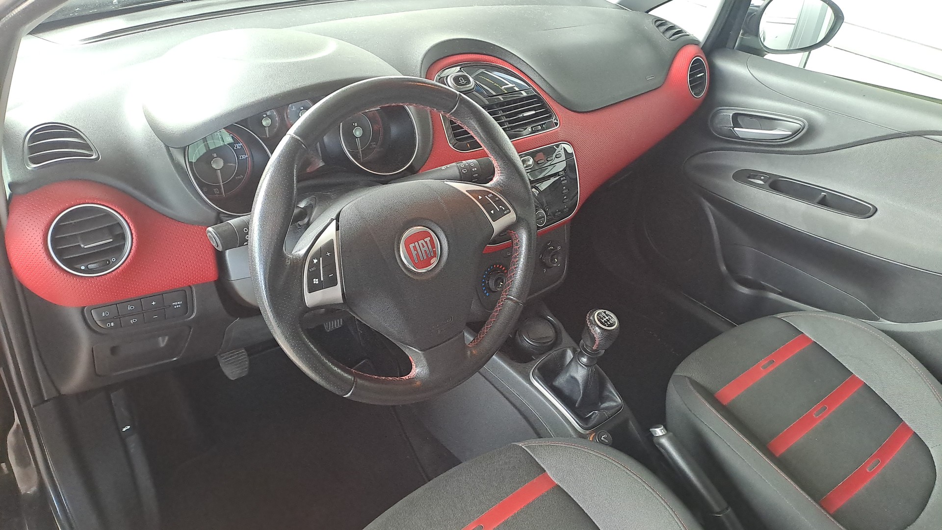 FIAT Punto Evo 1.4 16V Sporting-image-9