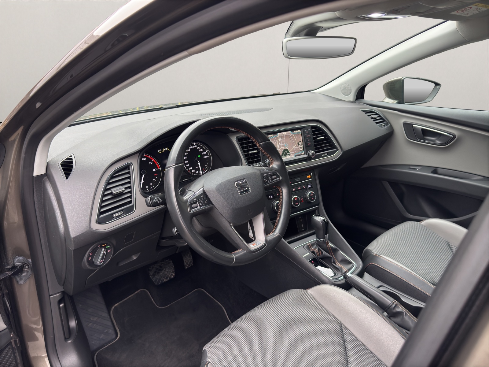 SEAT Leon ST 1.8 TSI X-Perience 4Drive DSG-image-8