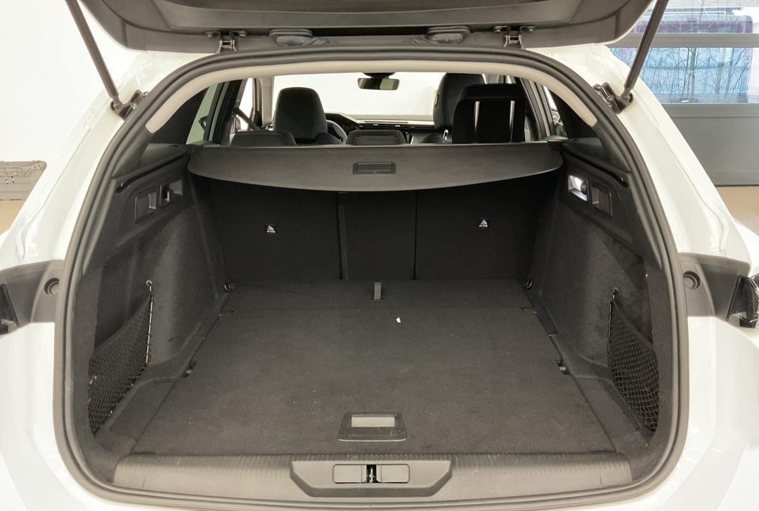 PEUGEOT 308 SW 1.5 BlueHDI Allure Pack EAT8-image-6
