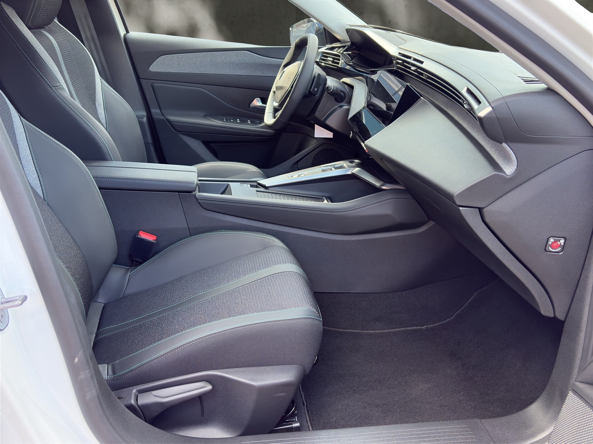 PEUGEOT 308 SW 1.5 BlueHDI Allure Pack EAT8-image-10