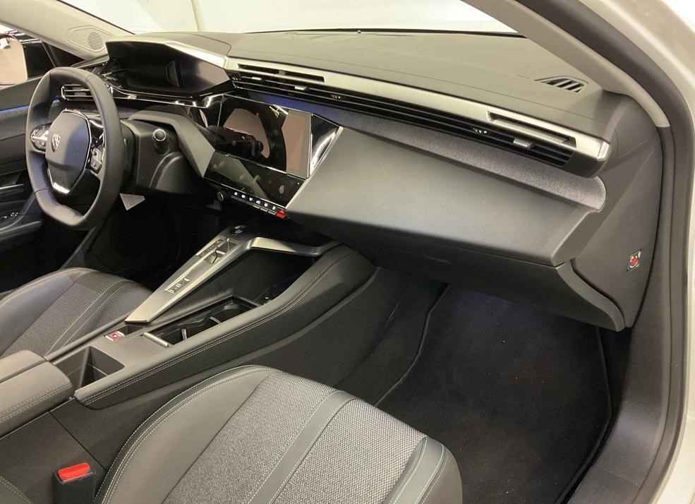 PEUGEOT 308 SW 1.5 BlueHDI Allure Pack EAT8-image-4