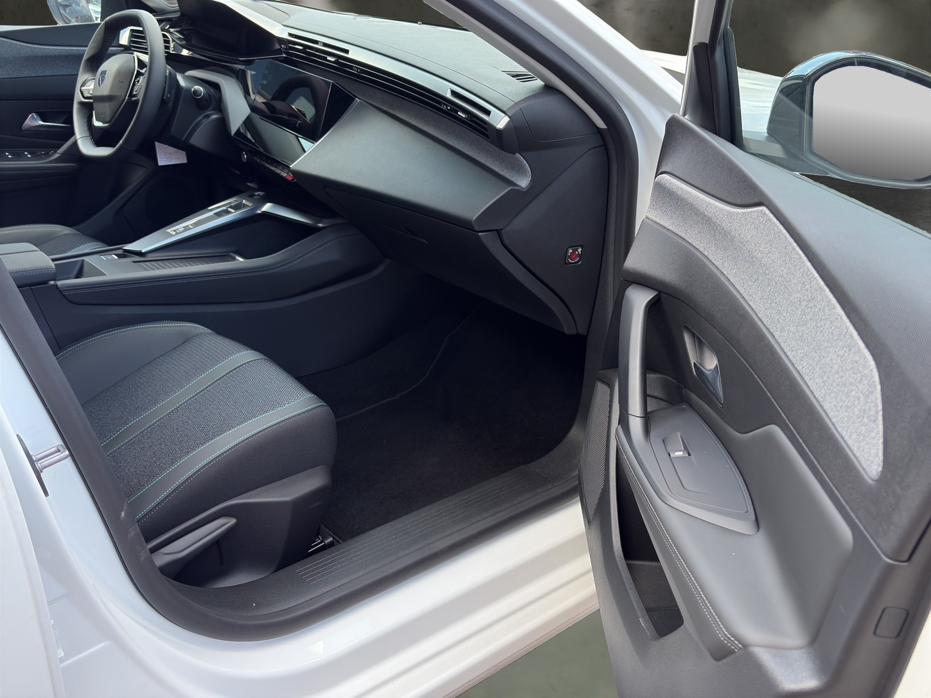 PEUGEOT 308 SW 1.5 BlueHDI Allure Pack EAT8-image-12