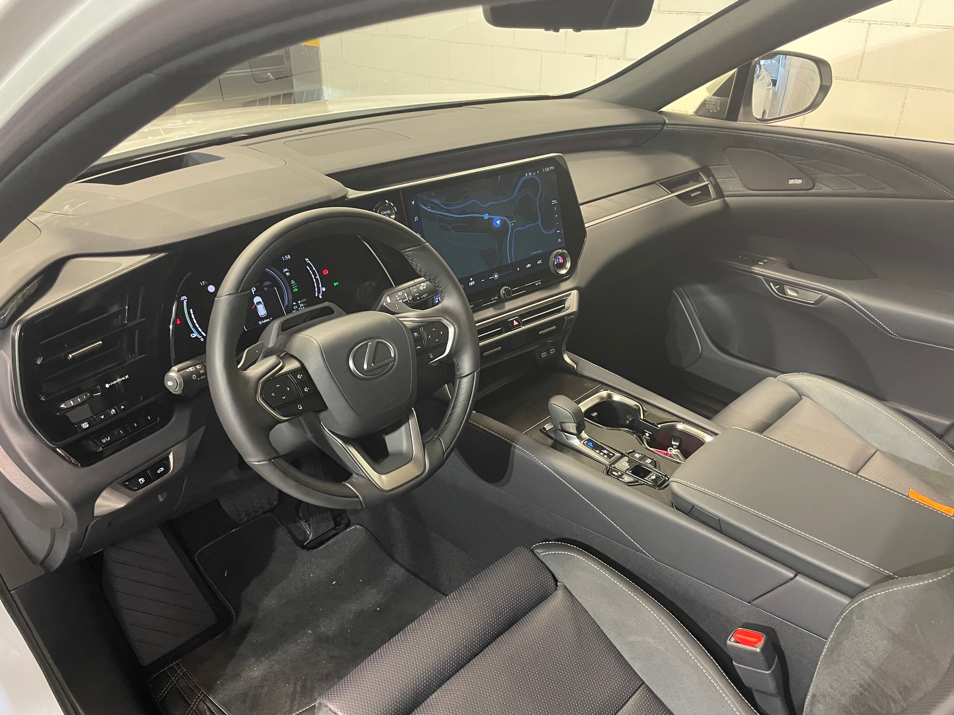 LEXUS RX 450h+ Plug-In Hybrid Ecxellence AWD CVT-image-6