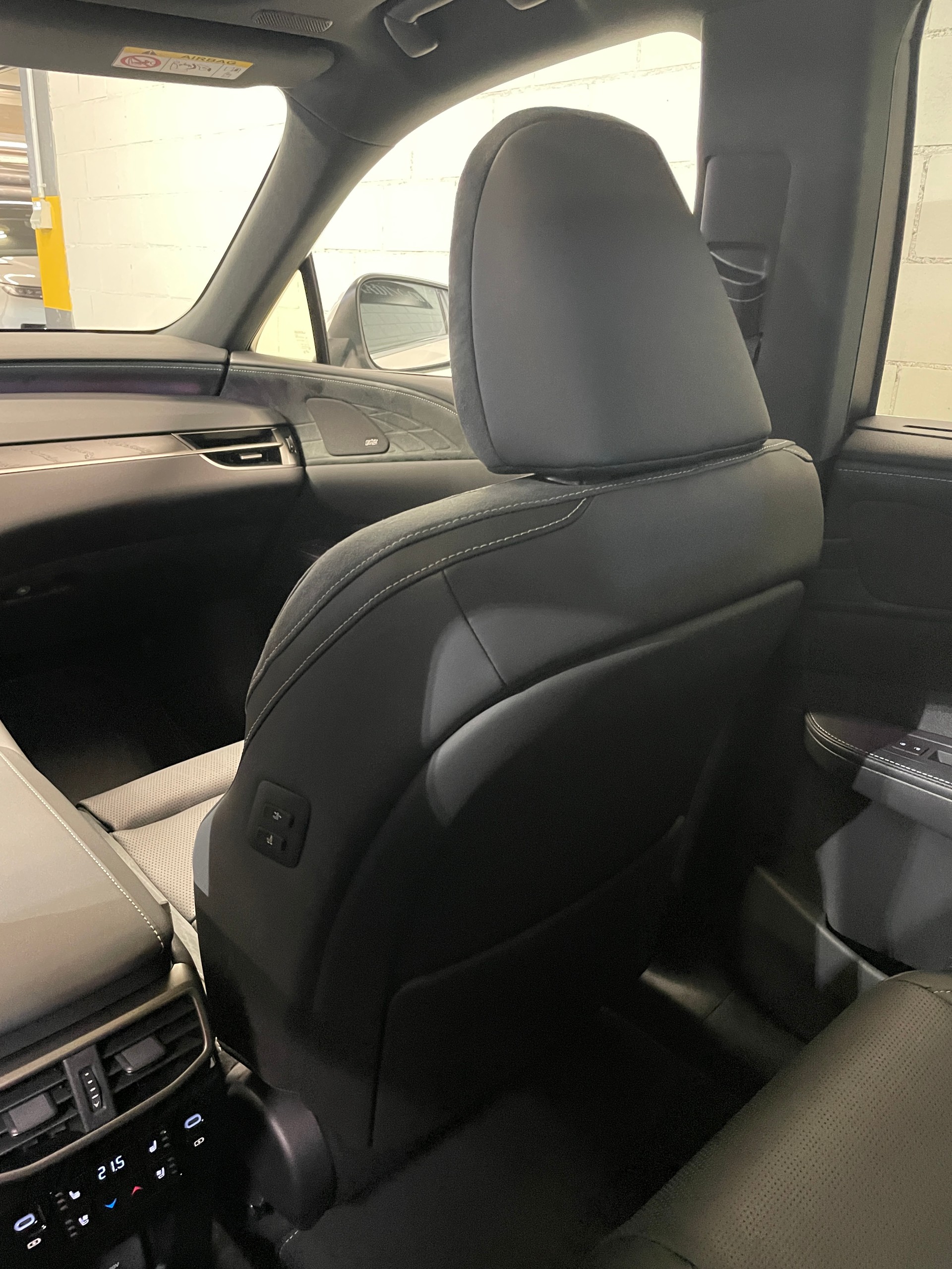 LEXUS RX 450h+ Plug-In Hybrid Ecxellence AWD CVT-image-16