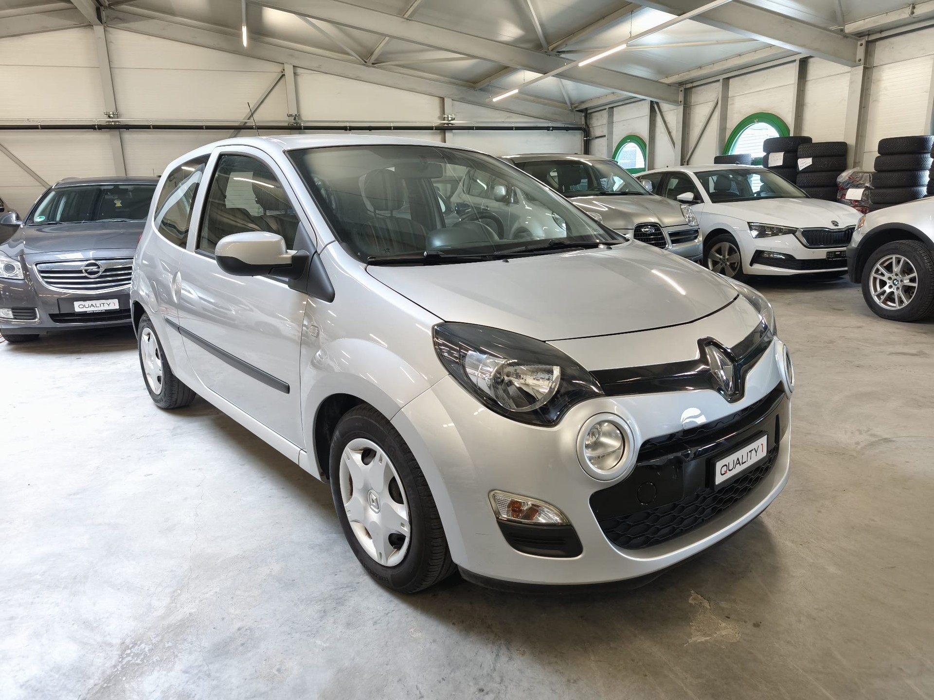 RENAULT Twingo 1.2 16V Swiss Edition-image-1